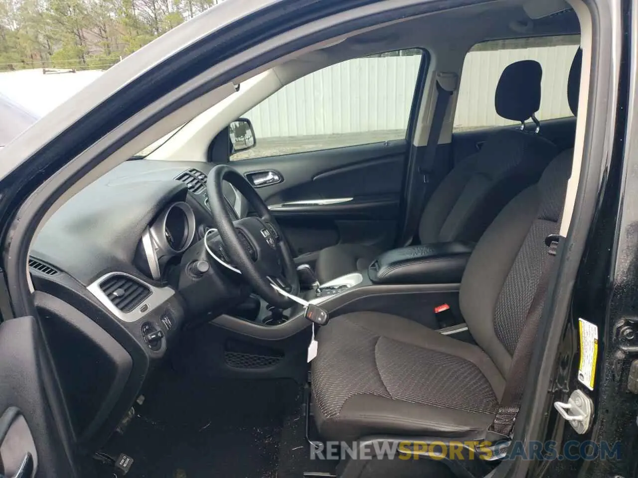 7 Photograph of a damaged car 3C4PDCBB9KT718543 DODGE JOURNEY 2019