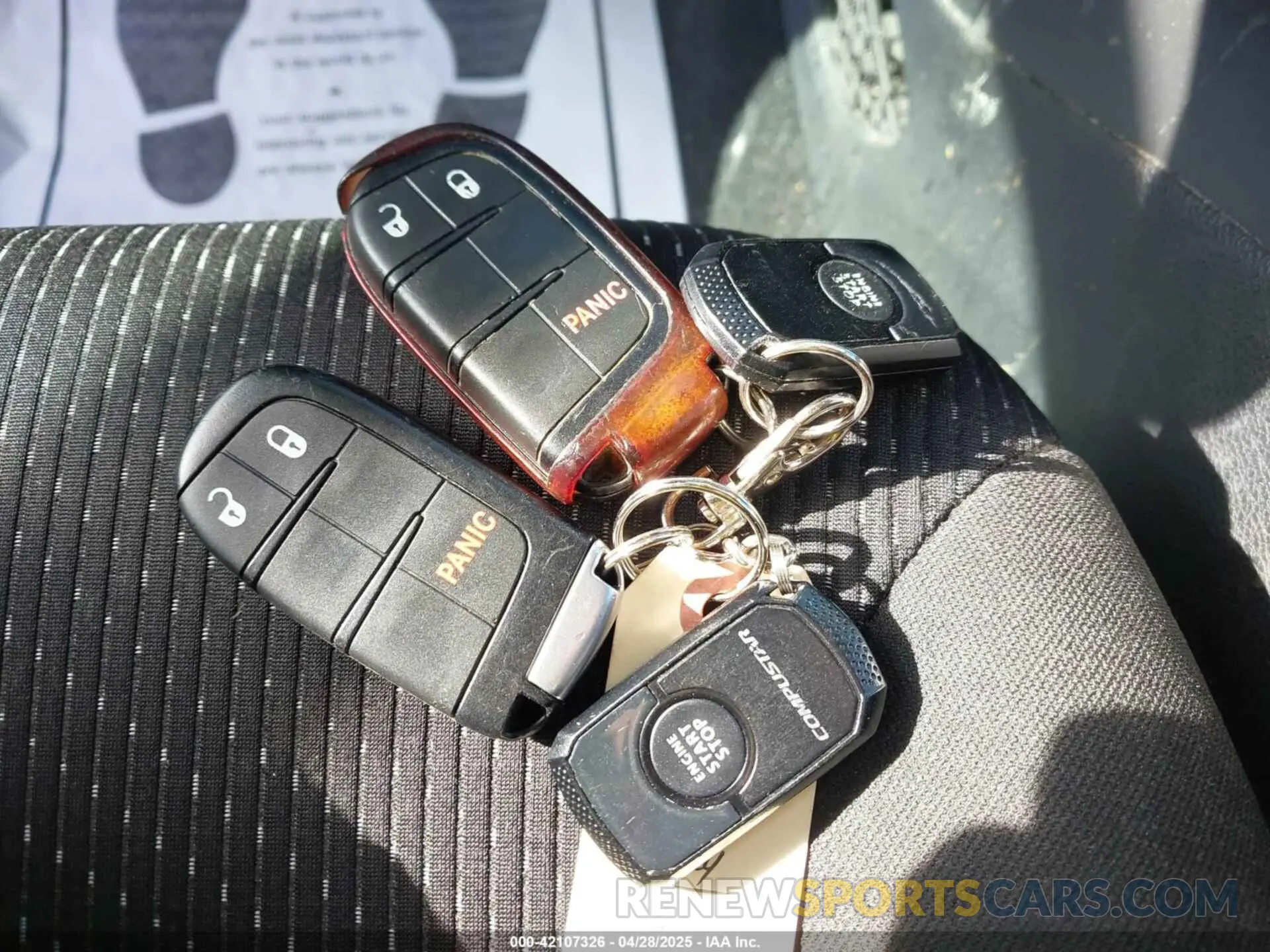 11 Photograph of a damaged car 3C4PDCBB9KT731969 DODGE JOURNEY 2019