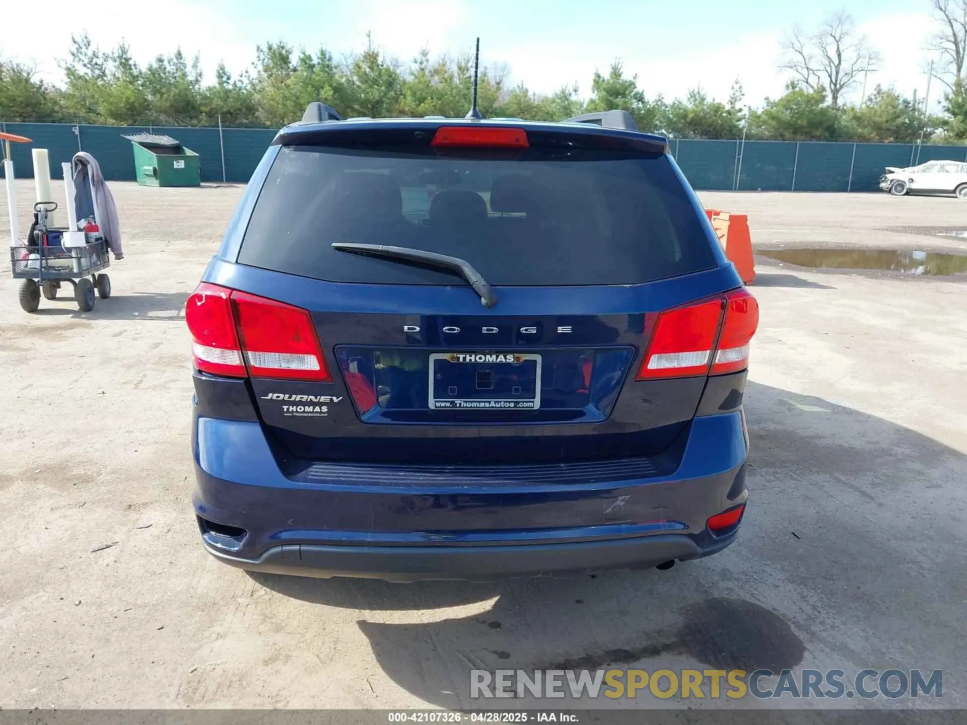 16 Photograph of a damaged car 3C4PDCBB9KT731969 DODGE JOURNEY 2019