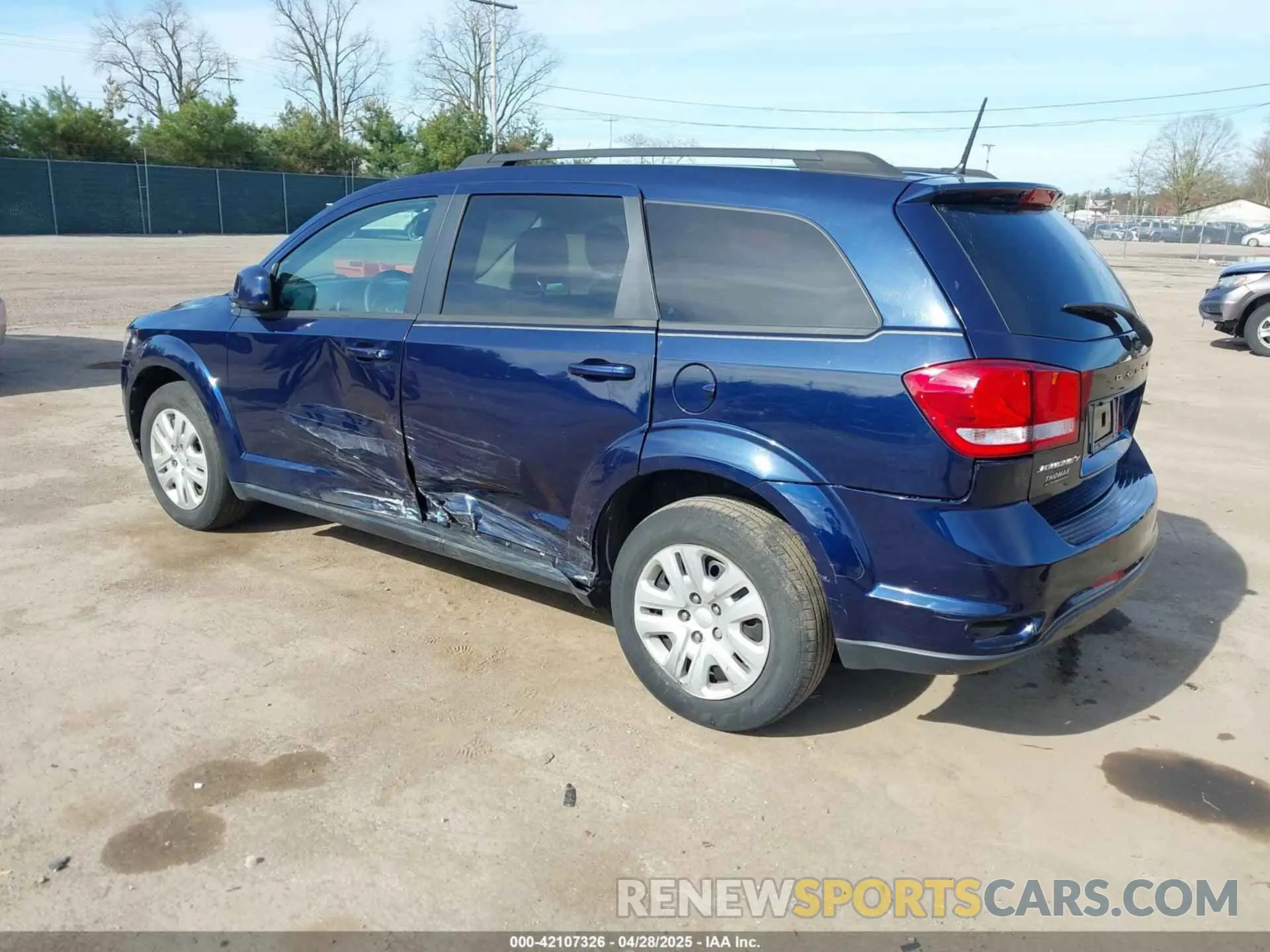 3 Photograph of a damaged car 3C4PDCBB9KT731969 DODGE JOURNEY 2019