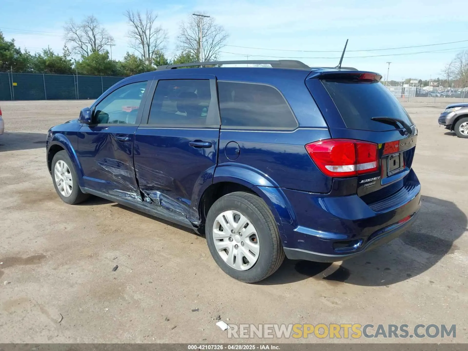 6 Photograph of a damaged car 3C4PDCBB9KT731969 DODGE JOURNEY 2019