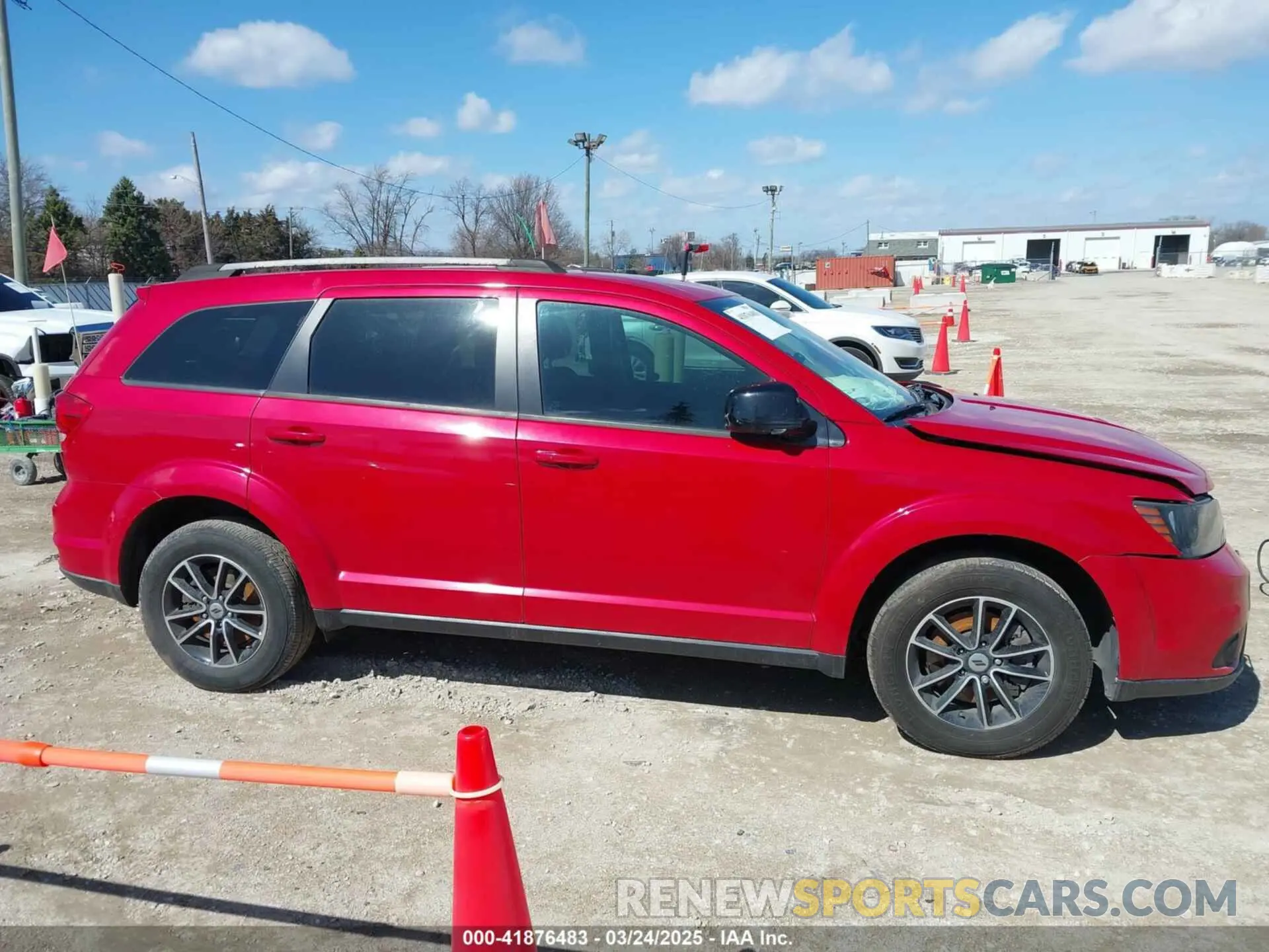 14 Photograph of a damaged car 3C4PDCBB9KT738520 DODGE JOURNEY 2019