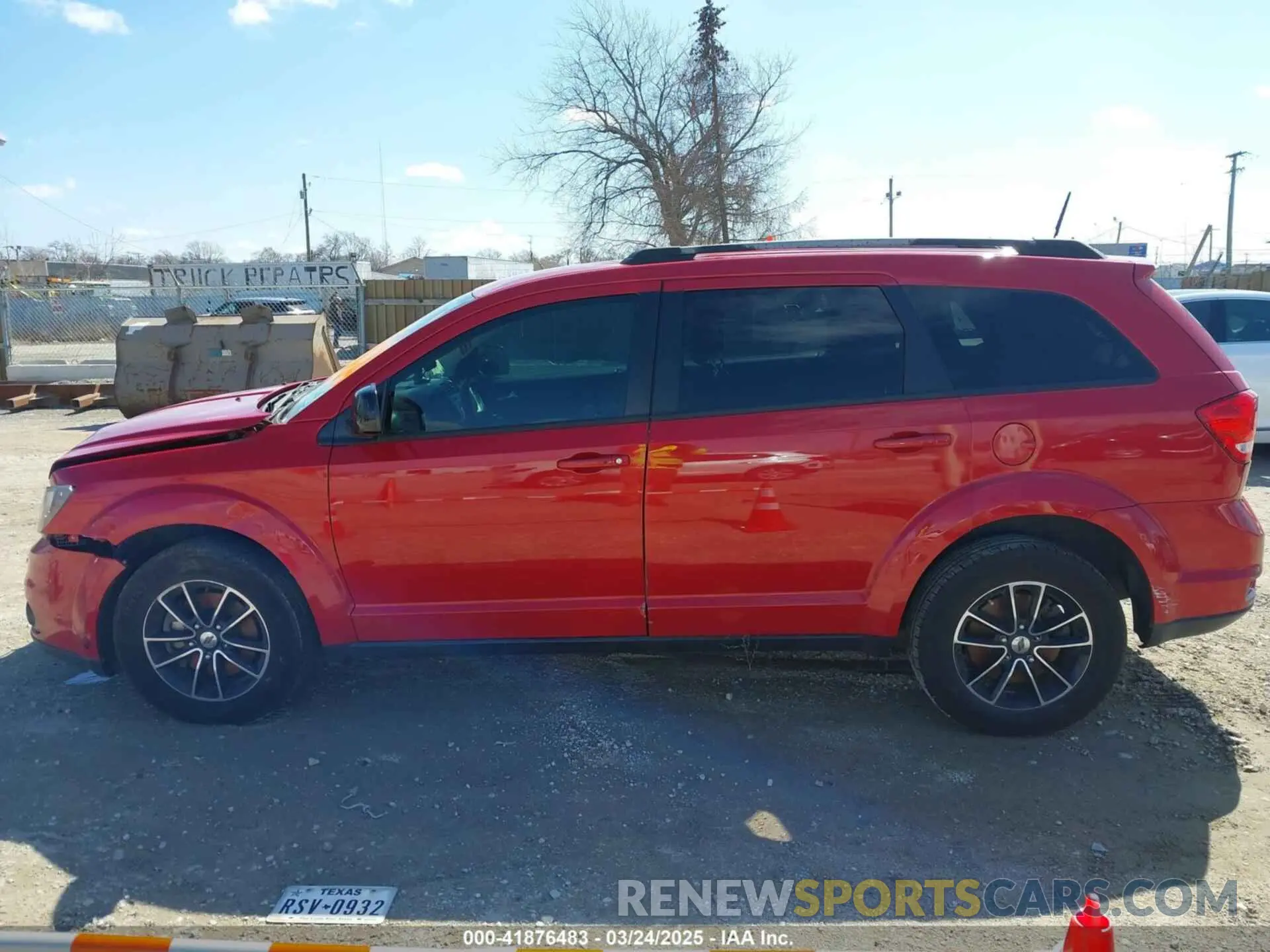 15 Photograph of a damaged car 3C4PDCBB9KT738520 DODGE JOURNEY 2019