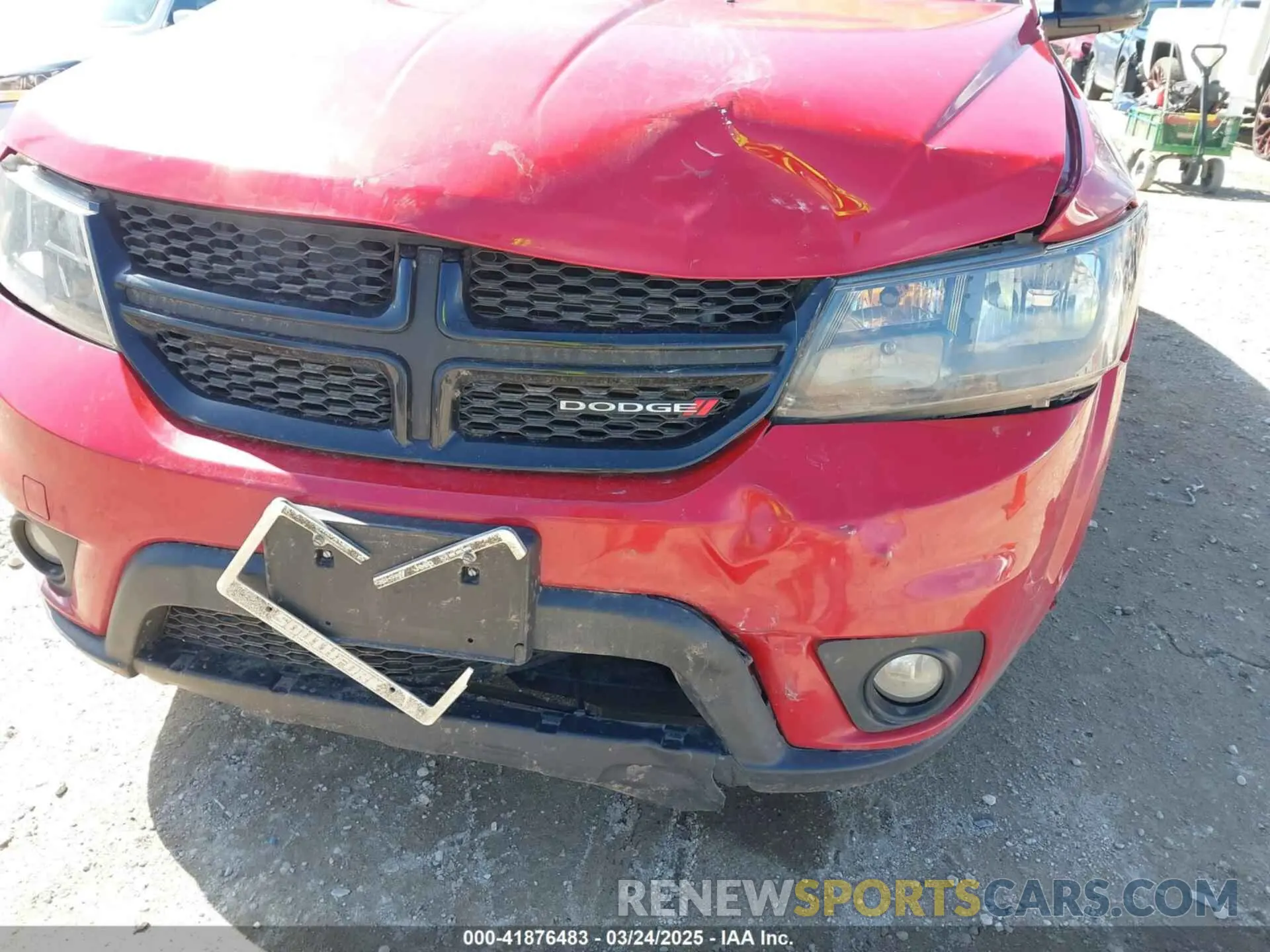 18 Photograph of a damaged car 3C4PDCBB9KT738520 DODGE JOURNEY 2019