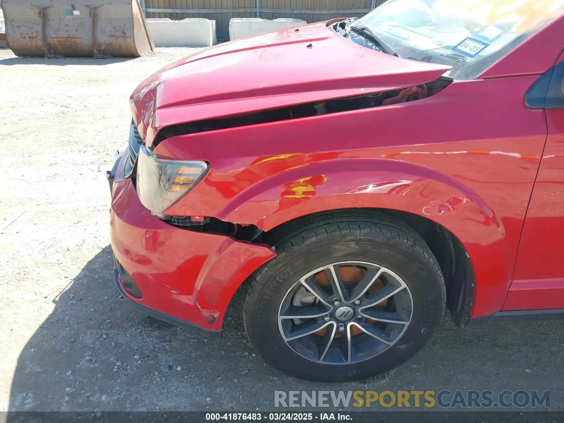 19 Photograph of a damaged car 3C4PDCBB9KT738520 DODGE JOURNEY 2019