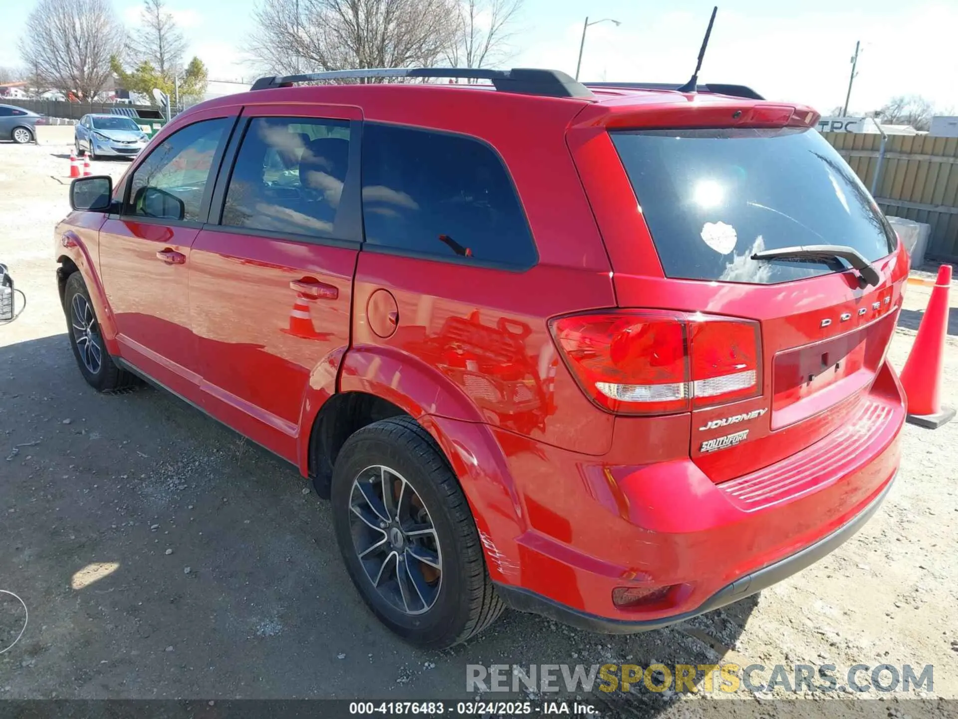 3 Photograph of a damaged car 3C4PDCBB9KT738520 DODGE JOURNEY 2019