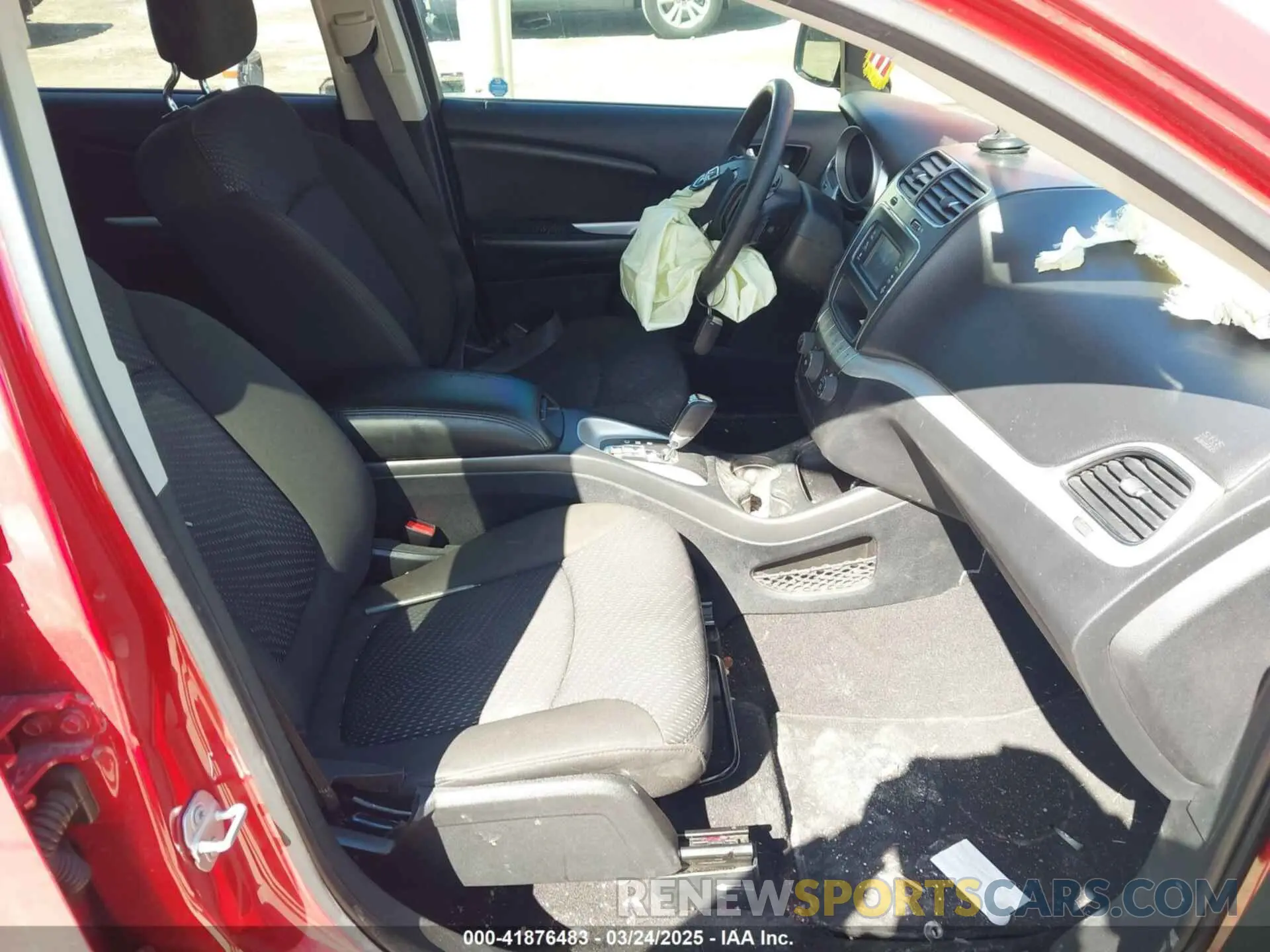 5 Photograph of a damaged car 3C4PDCBB9KT738520 DODGE JOURNEY 2019