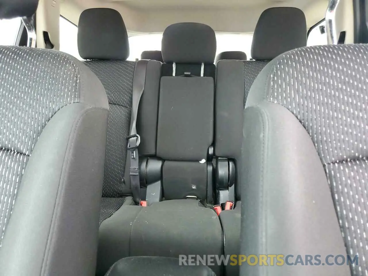 10 Photograph of a damaged car 3C4PDCBB9KT756175 DODGE JOURNEY 2019