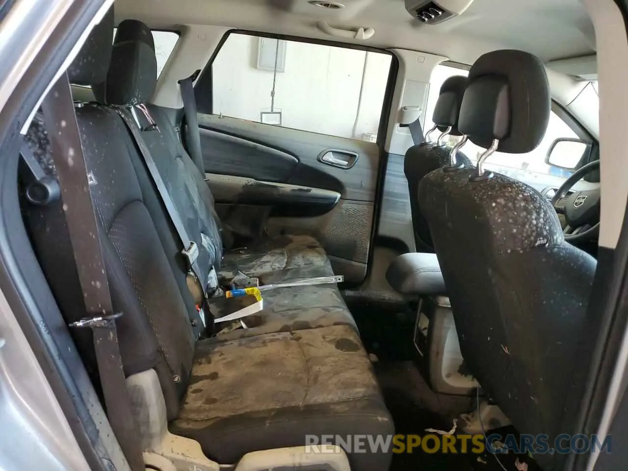 11 Photograph of a damaged car 3C4PDCBB9KT836429 DODGE JOURNEY 2019