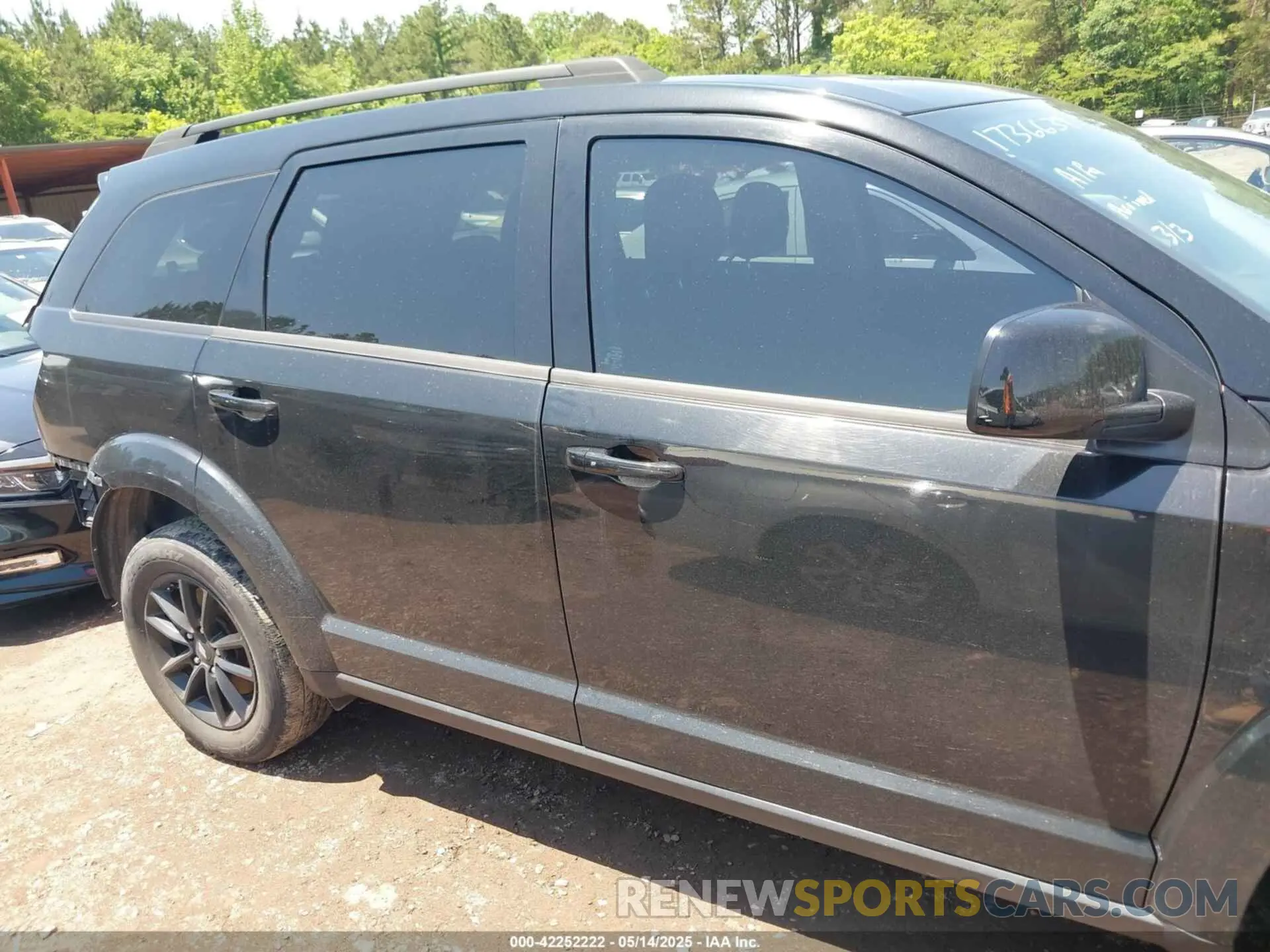 13 Photograph of a damaged car 3C4PDCBB9KT848614 DODGE JOURNEY 2019