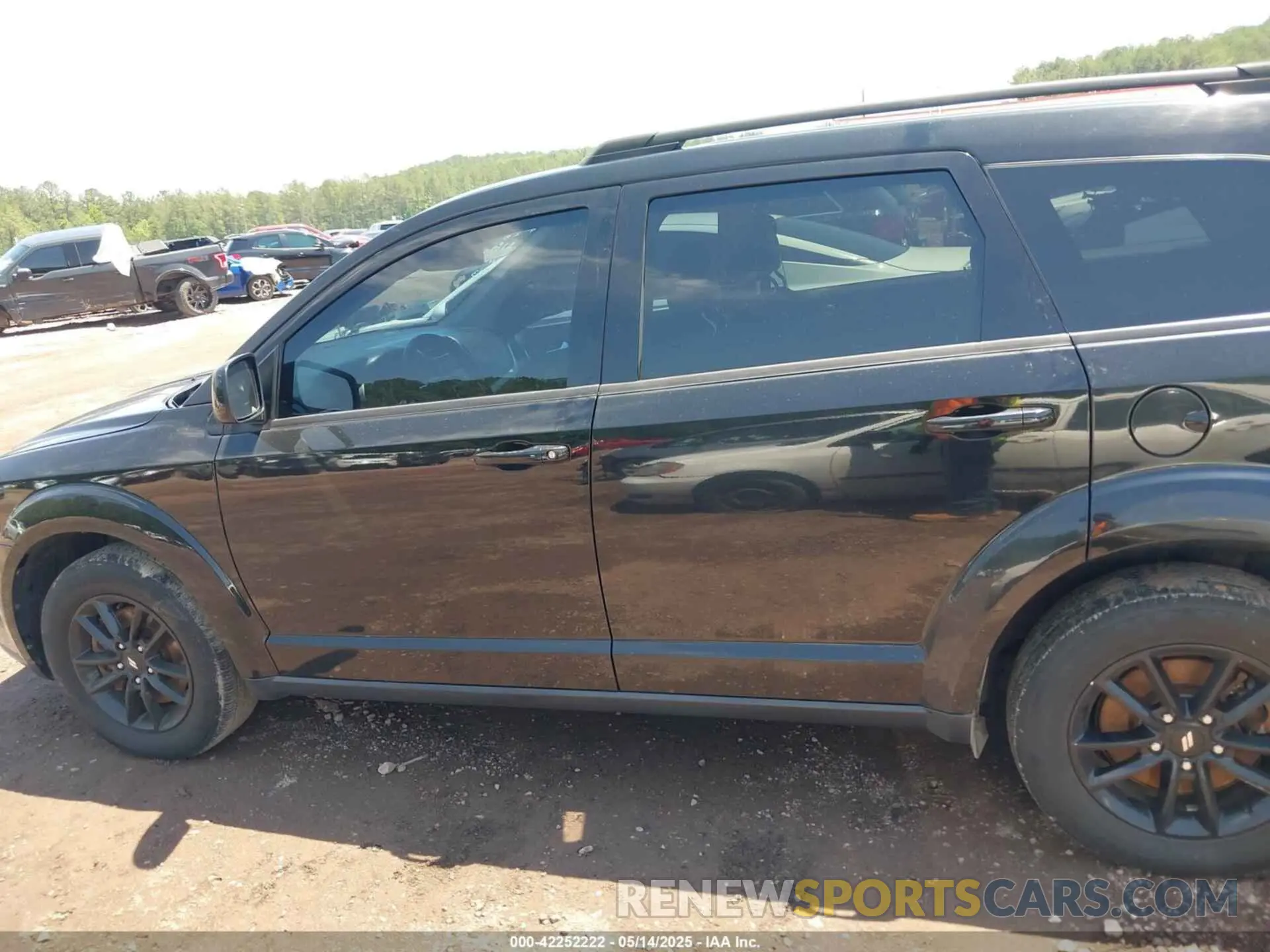 14 Photograph of a damaged car 3C4PDCBB9KT848614 DODGE JOURNEY 2019