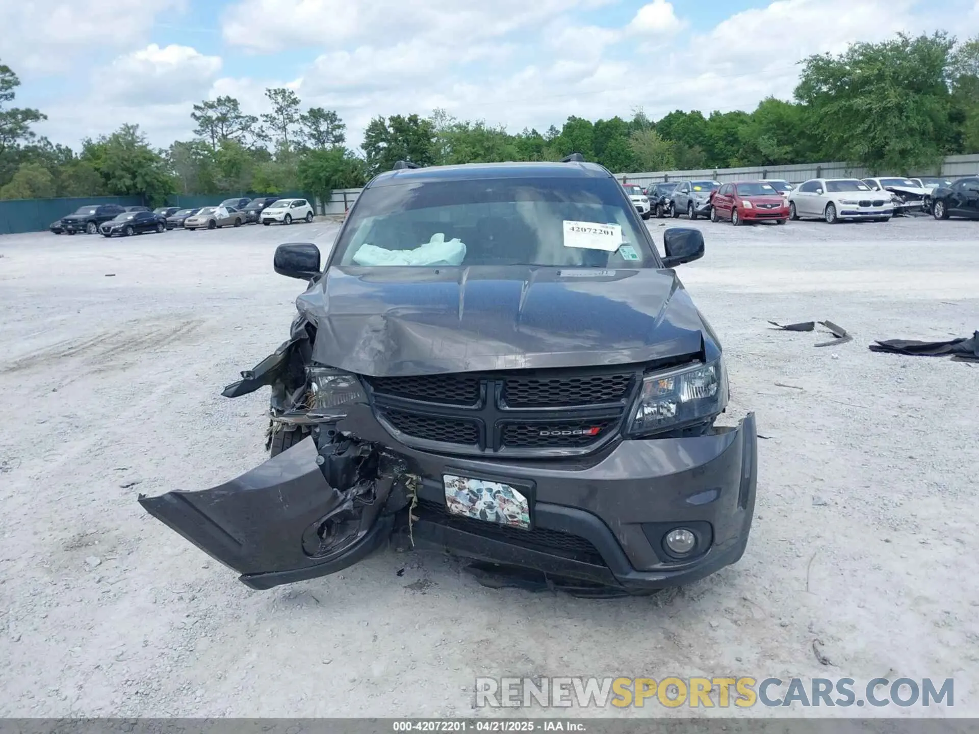 13 Photograph of a damaged car 3C4PDCBB9KT861427 DODGE JOURNEY 2019