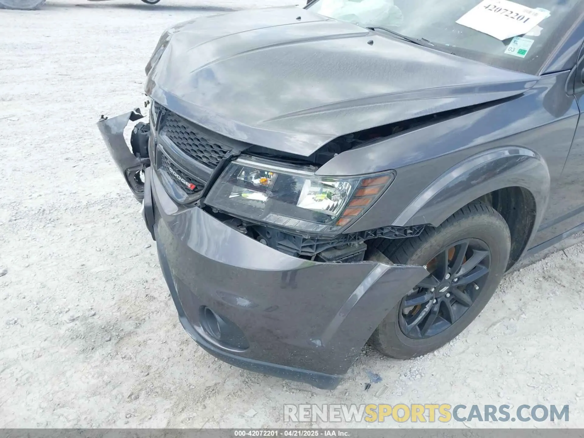 19 Photograph of a damaged car 3C4PDCBB9KT861427 DODGE JOURNEY 2019
