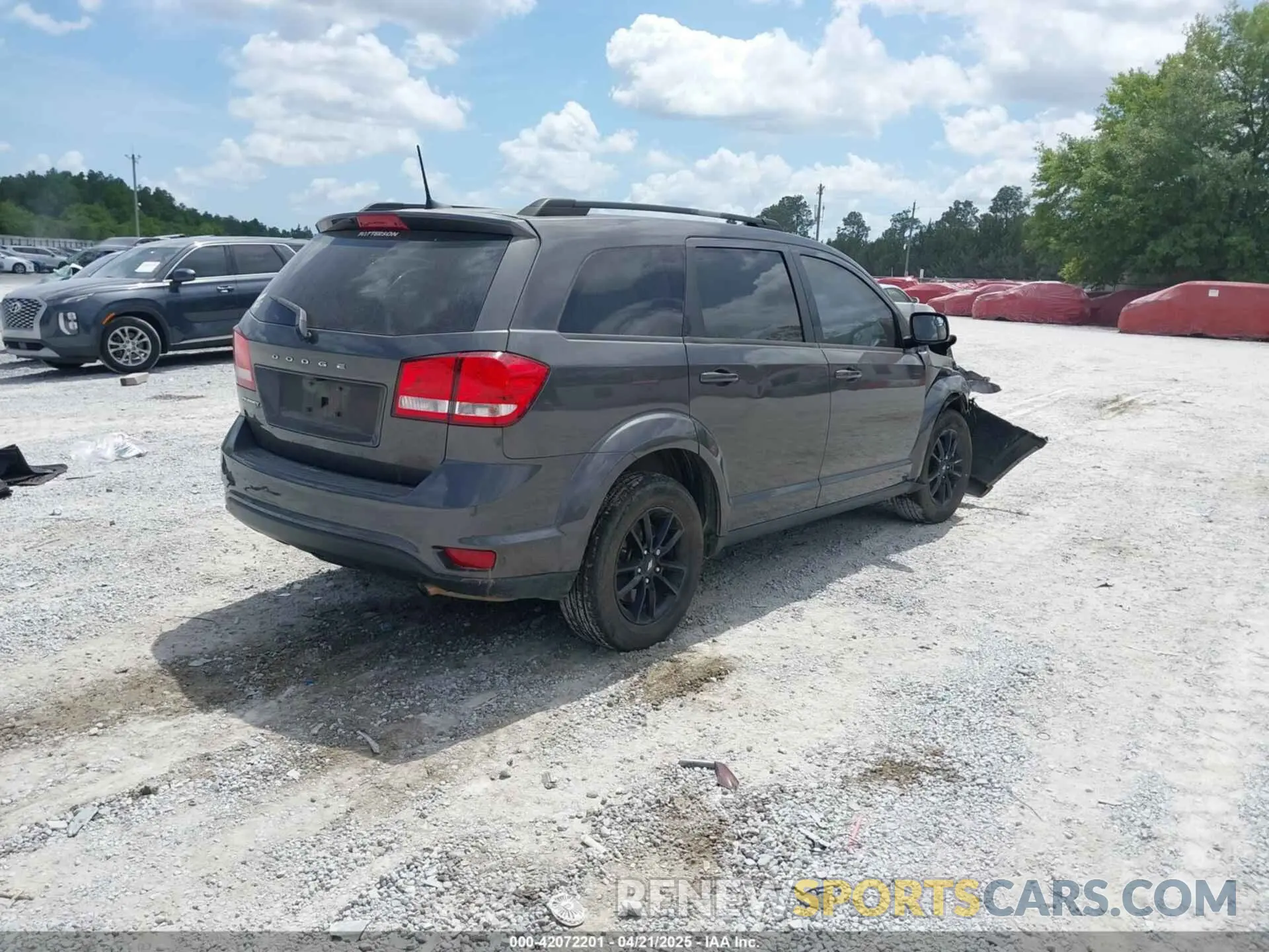 4 Photograph of a damaged car 3C4PDCBB9KT861427 DODGE JOURNEY 2019