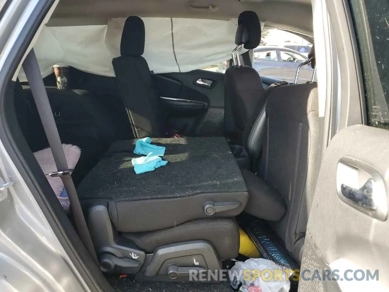 12 Photograph of a damaged car 3C4PDCBB9KT861850 DODGE JOURNEY 2019