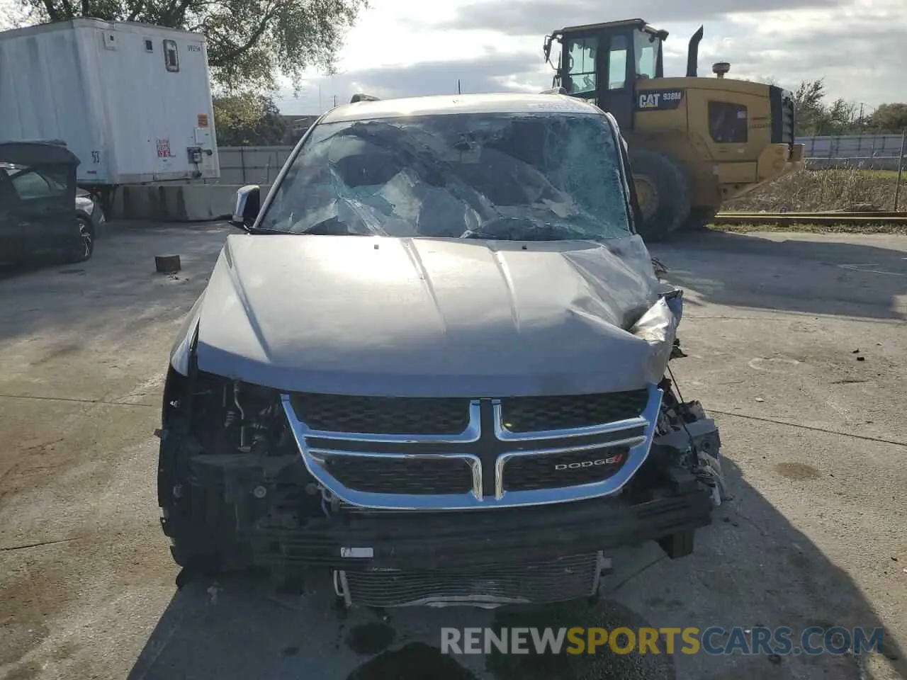 5 Photograph of a damaged car 3C4PDCBB9KT861850 DODGE JOURNEY 2019