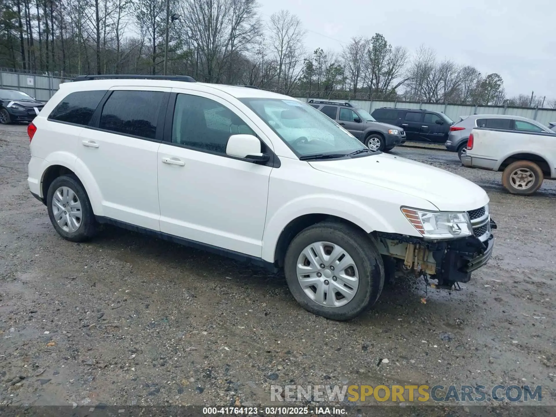 1 Photograph of a damaged car 3C4PDCBB9KT862092 DODGE JOURNEY 2019