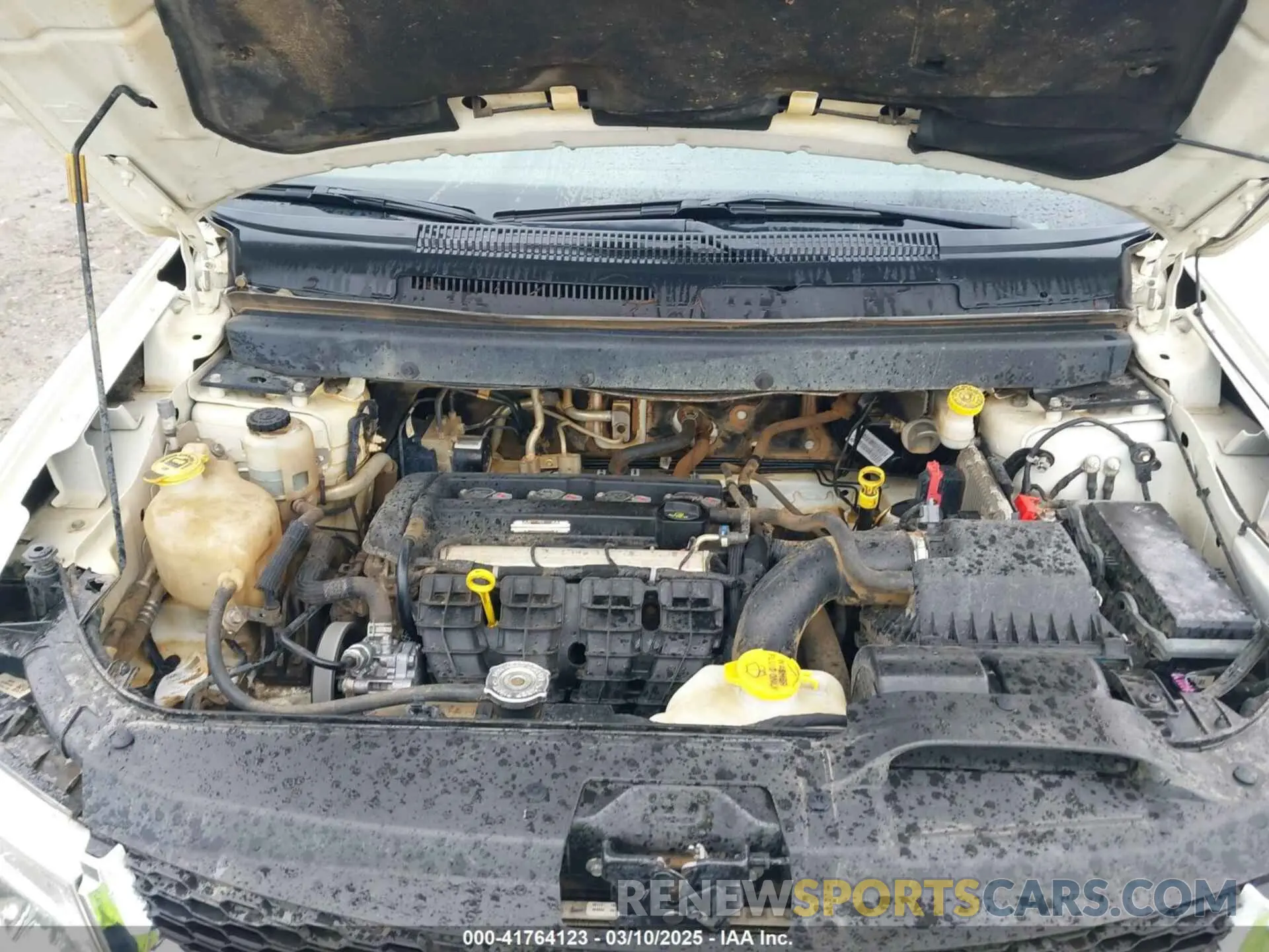 10 Photograph of a damaged car 3C4PDCBB9KT862092 DODGE JOURNEY 2019