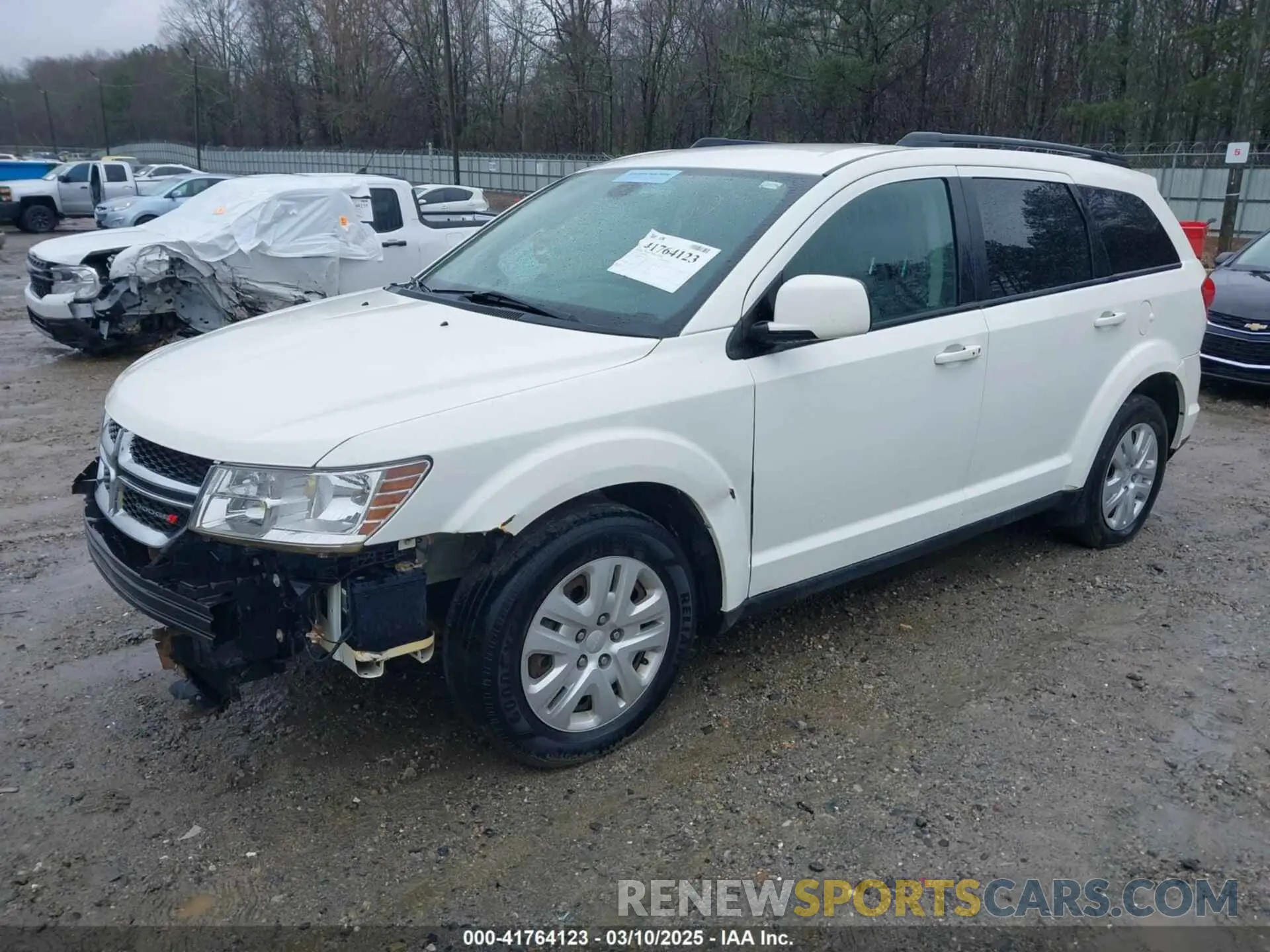 2 Photograph of a damaged car 3C4PDCBB9KT862092 DODGE JOURNEY 2019