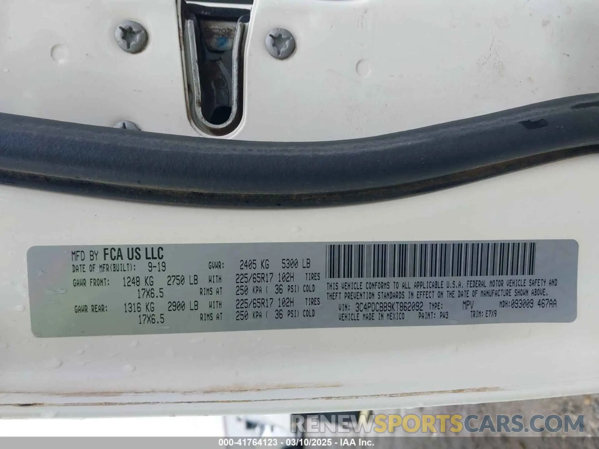 9 Photograph of a damaged car 3C4PDCBB9KT862092 DODGE JOURNEY 2019