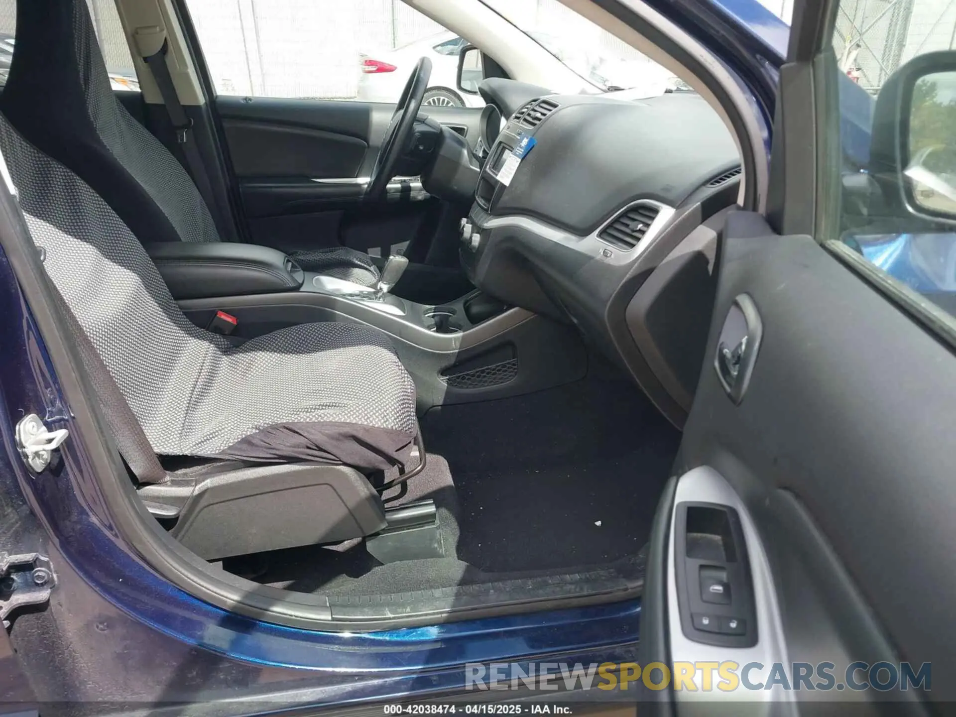5 Photograph of a damaged car 3C4PDCBBXKT707700 DODGE JOURNEY 2019