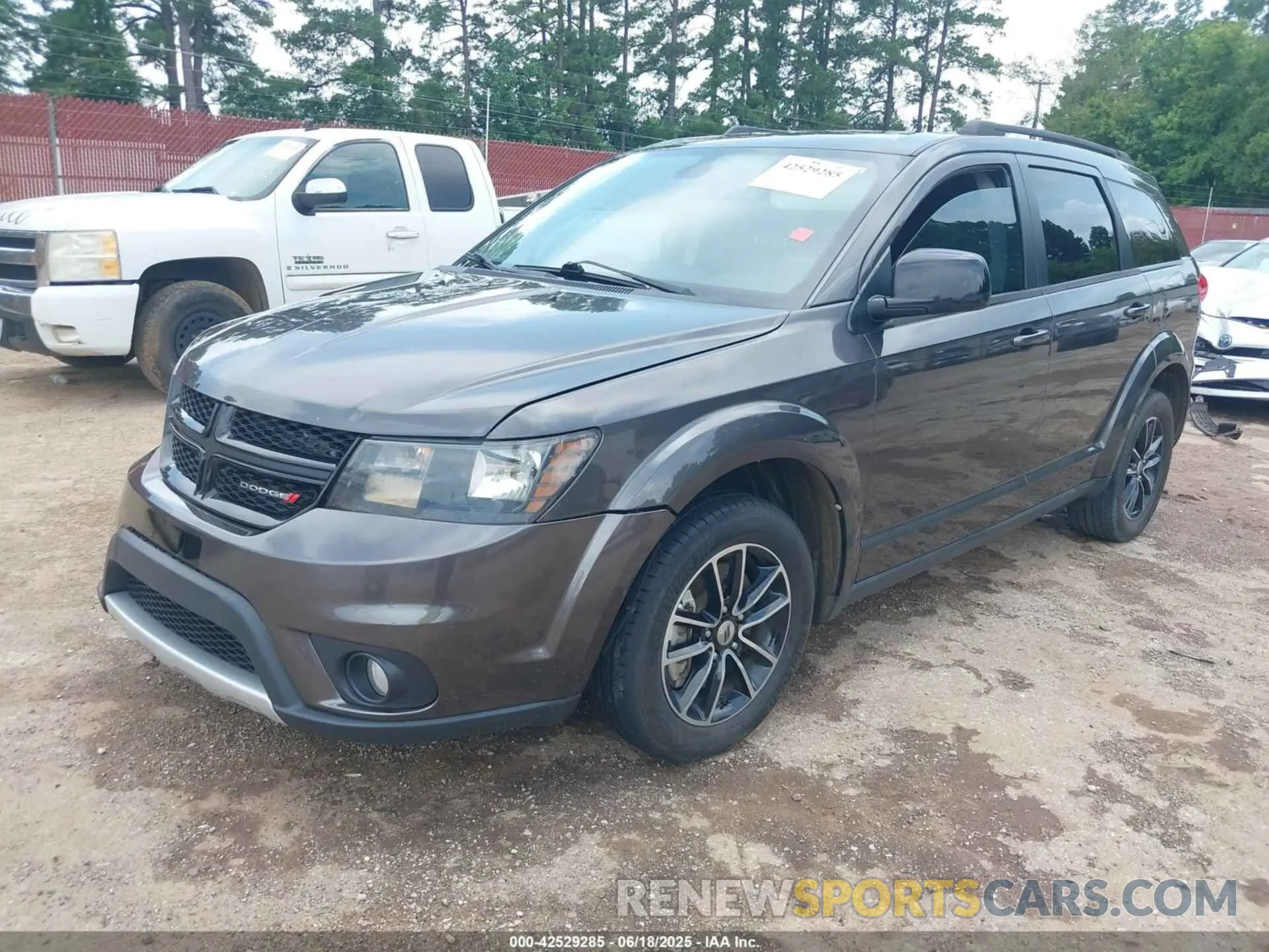 2 Photograph of a damaged car 3C4PDCBBXKT737893 DODGE JOURNEY 2019