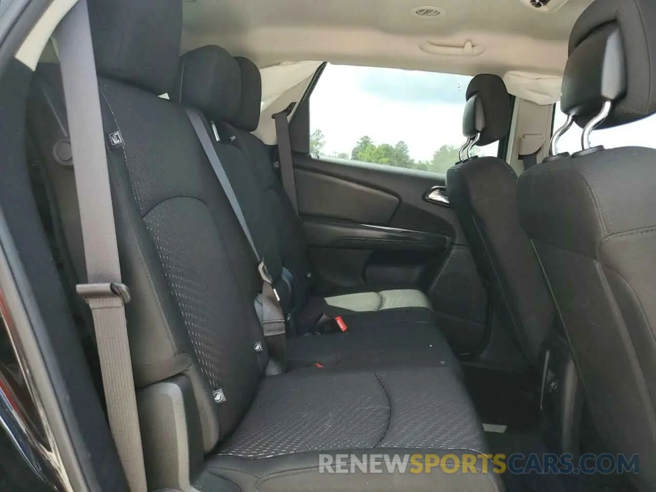 11 Photograph of a damaged car 3C4PDCBBXKT852574 DODGE JOURNEY 2019