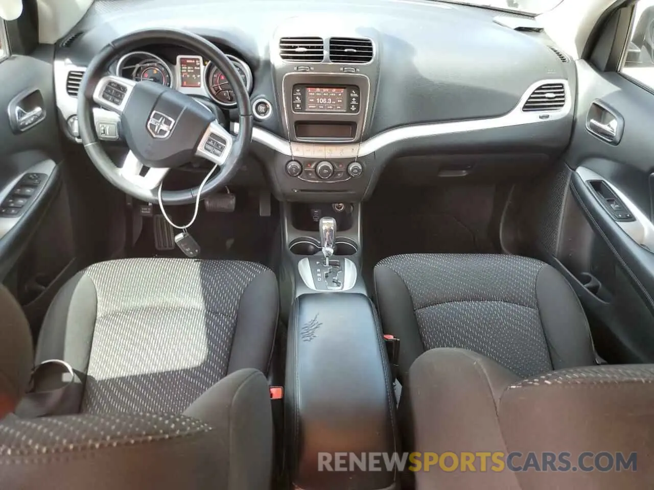 8 Photograph of a damaged car 3C4PDCBBXKT852574 DODGE JOURNEY 2019