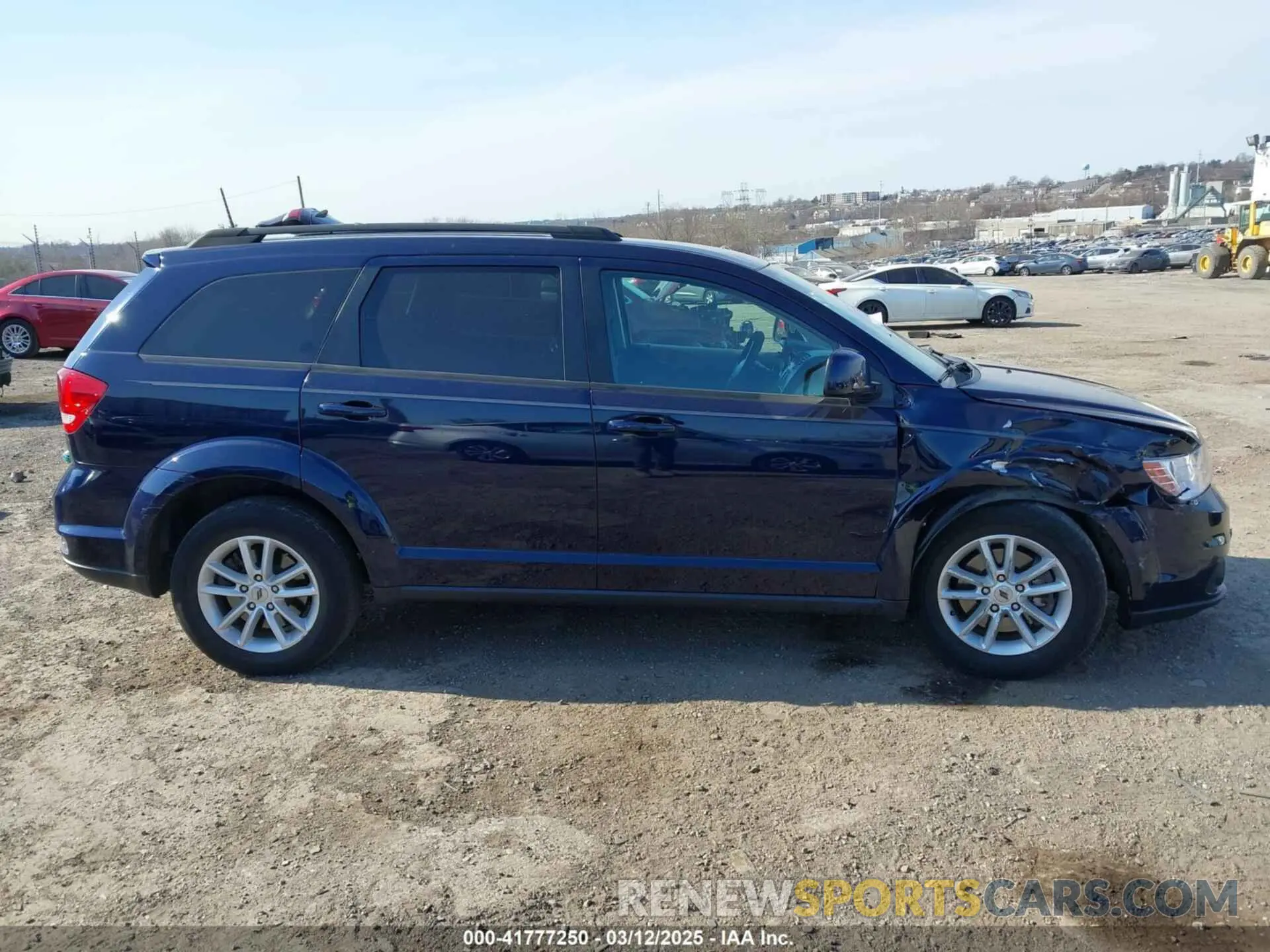 13 Photograph of a damaged car 3C4PDCBBXKT861159 DODGE JOURNEY 2019