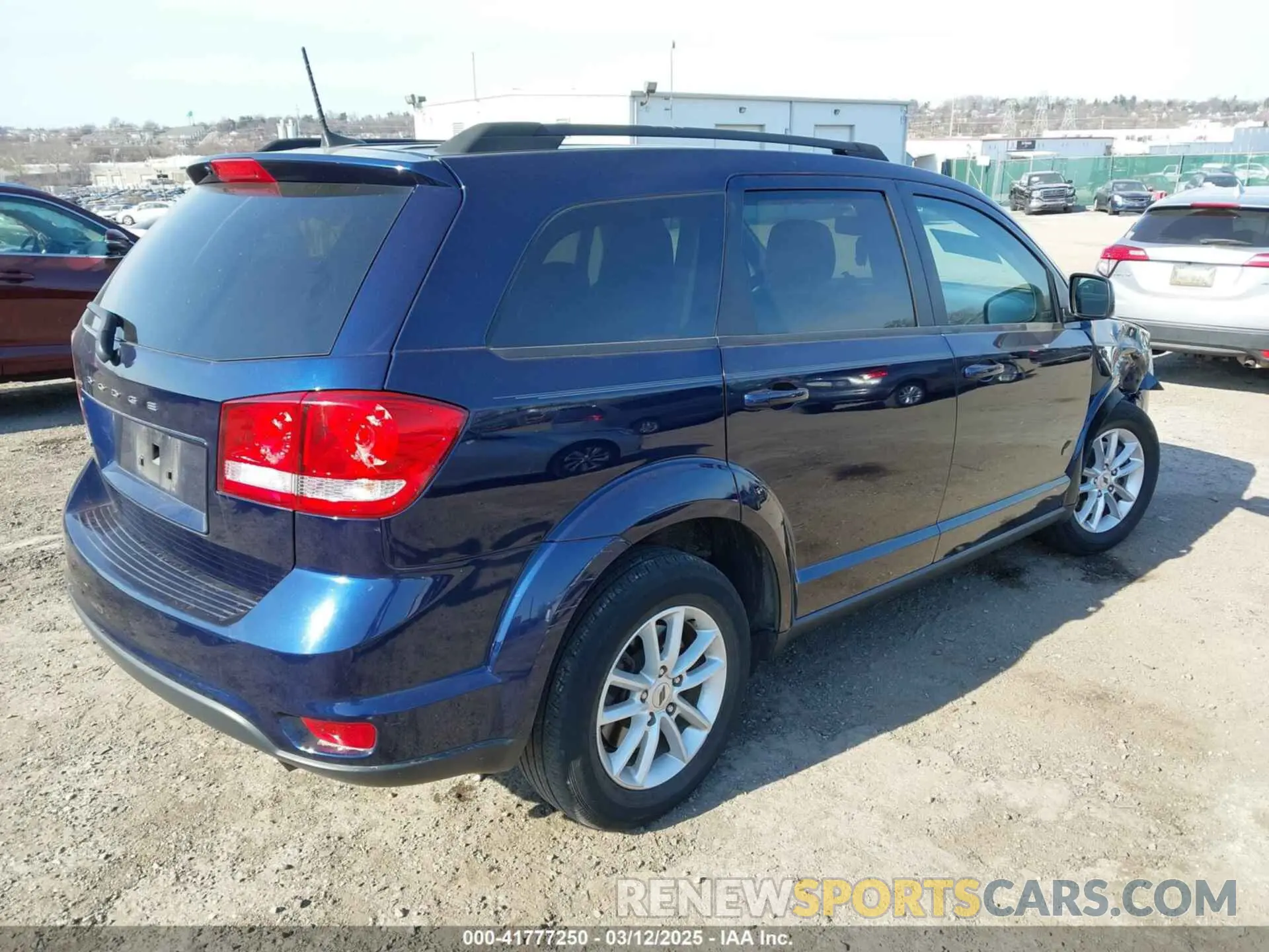 4 Photograph of a damaged car 3C4PDCBBXKT861159 DODGE JOURNEY 2019
