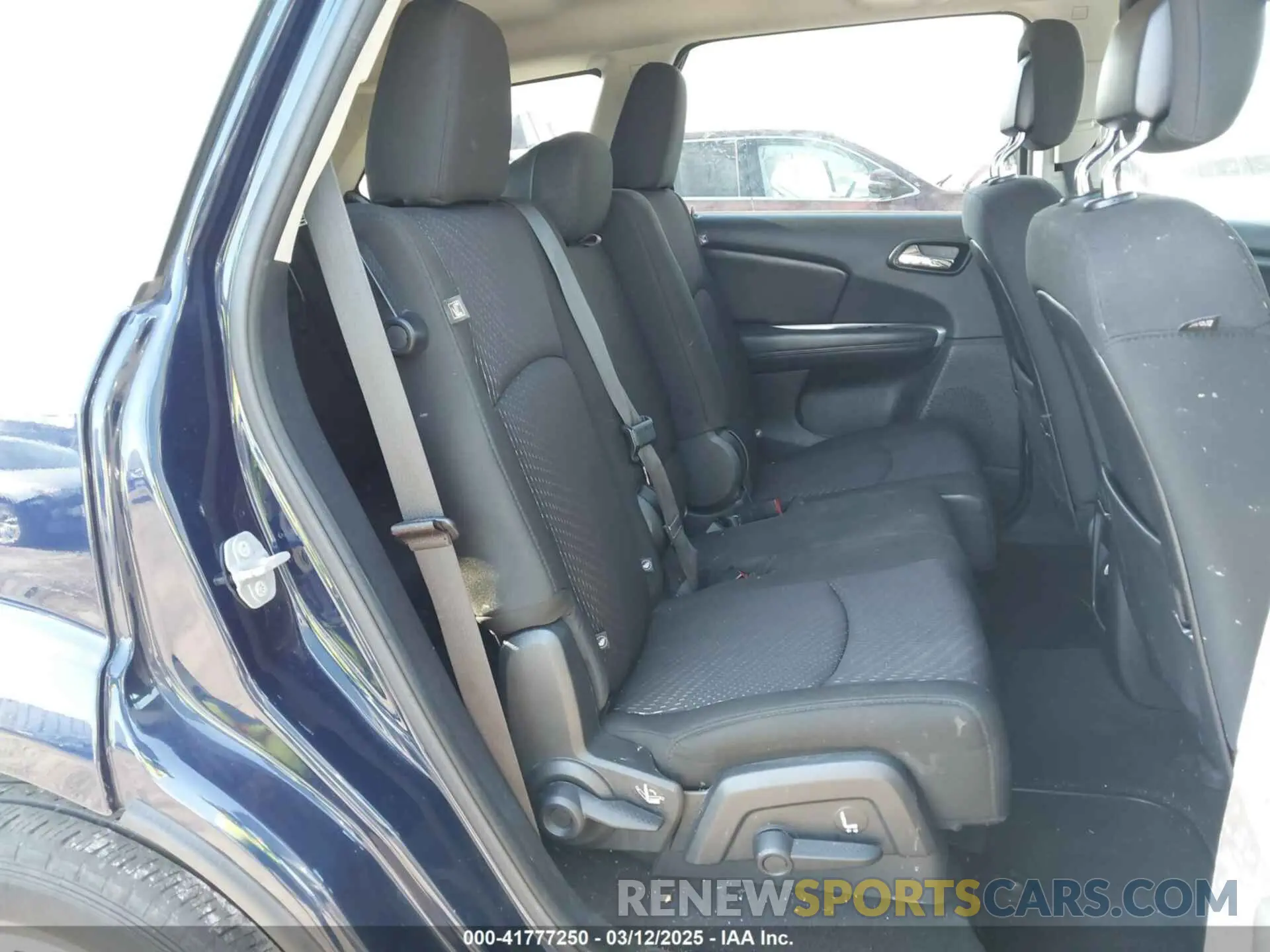 8 Photograph of a damaged car 3C4PDCBBXKT861159 DODGE JOURNEY 2019