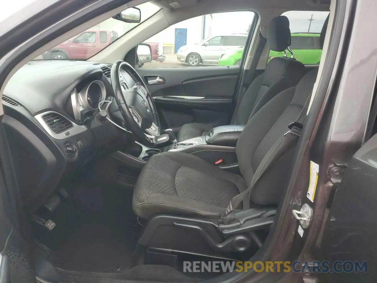 7 Photograph of a damaged car 3C4PDCBBXKT862988 DODGE JOURNEY 2019