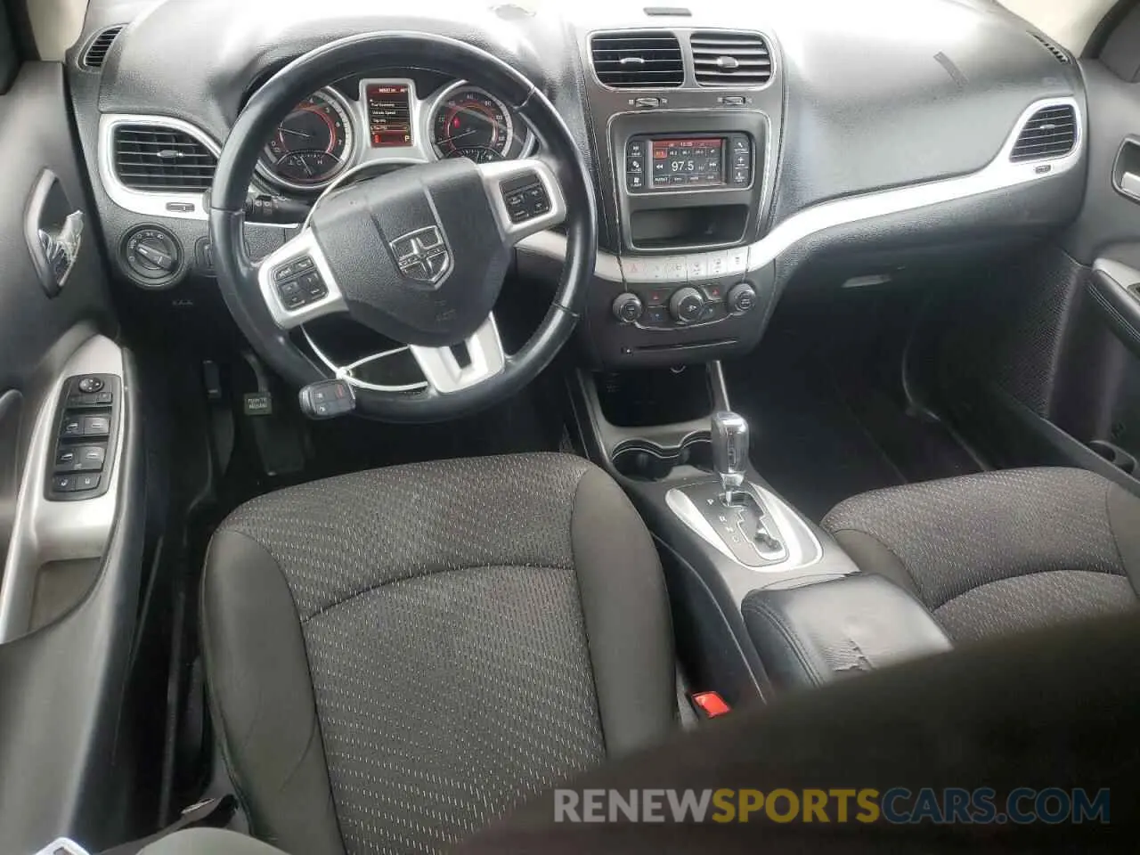 8 Photograph of a damaged car 3C4PDCBBXKT862988 DODGE JOURNEY 2019