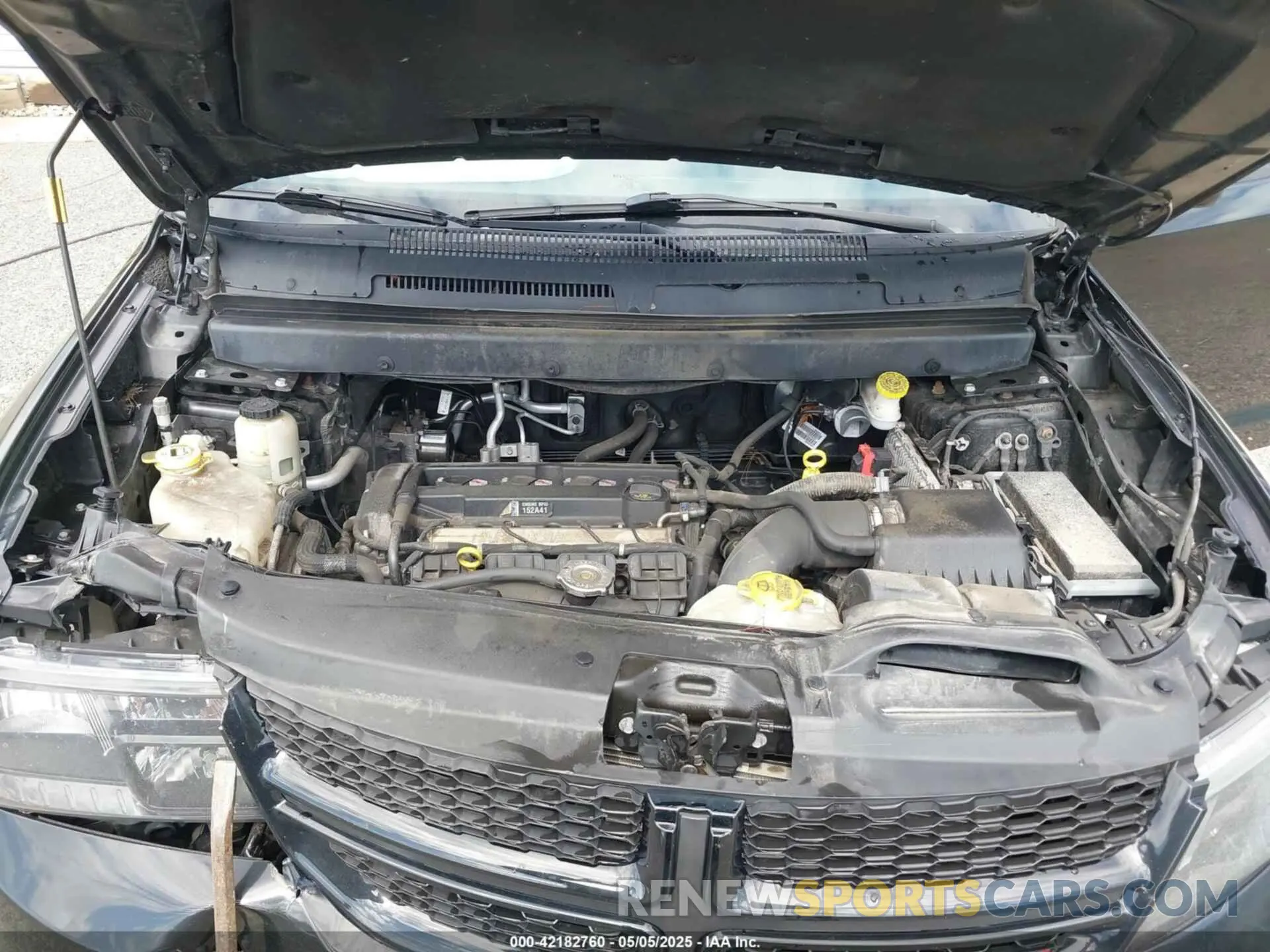 10 Photograph of a damaged car 3C4PDCBBXKT874106 DODGE JOURNEY 2019
