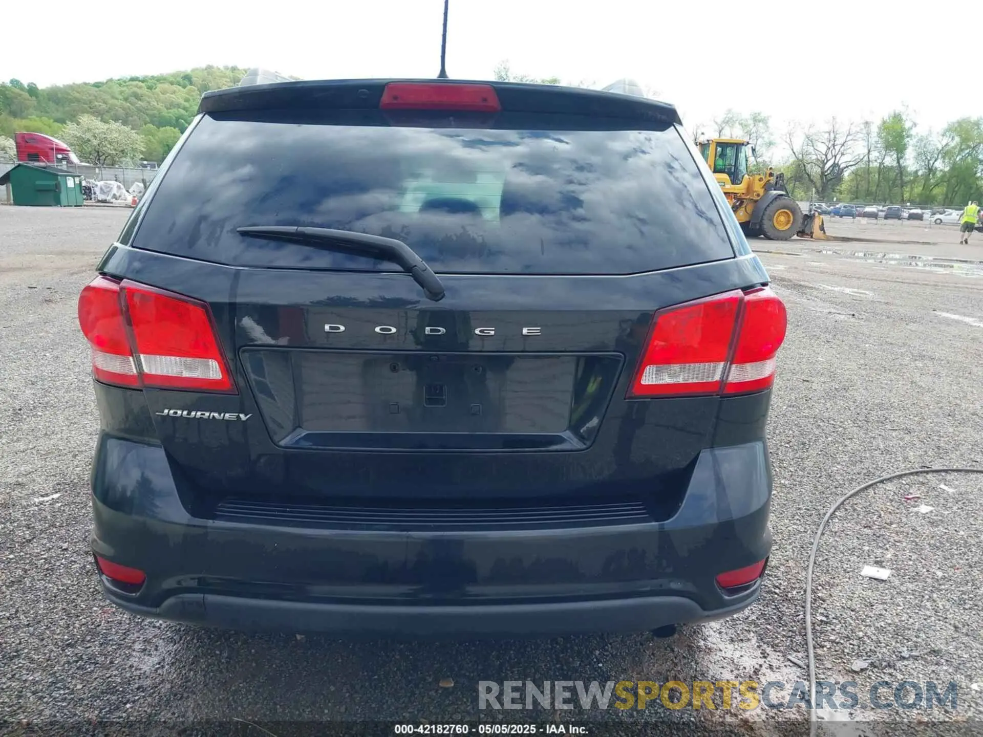 17 Photograph of a damaged car 3C4PDCBBXKT874106 DODGE JOURNEY 2019
