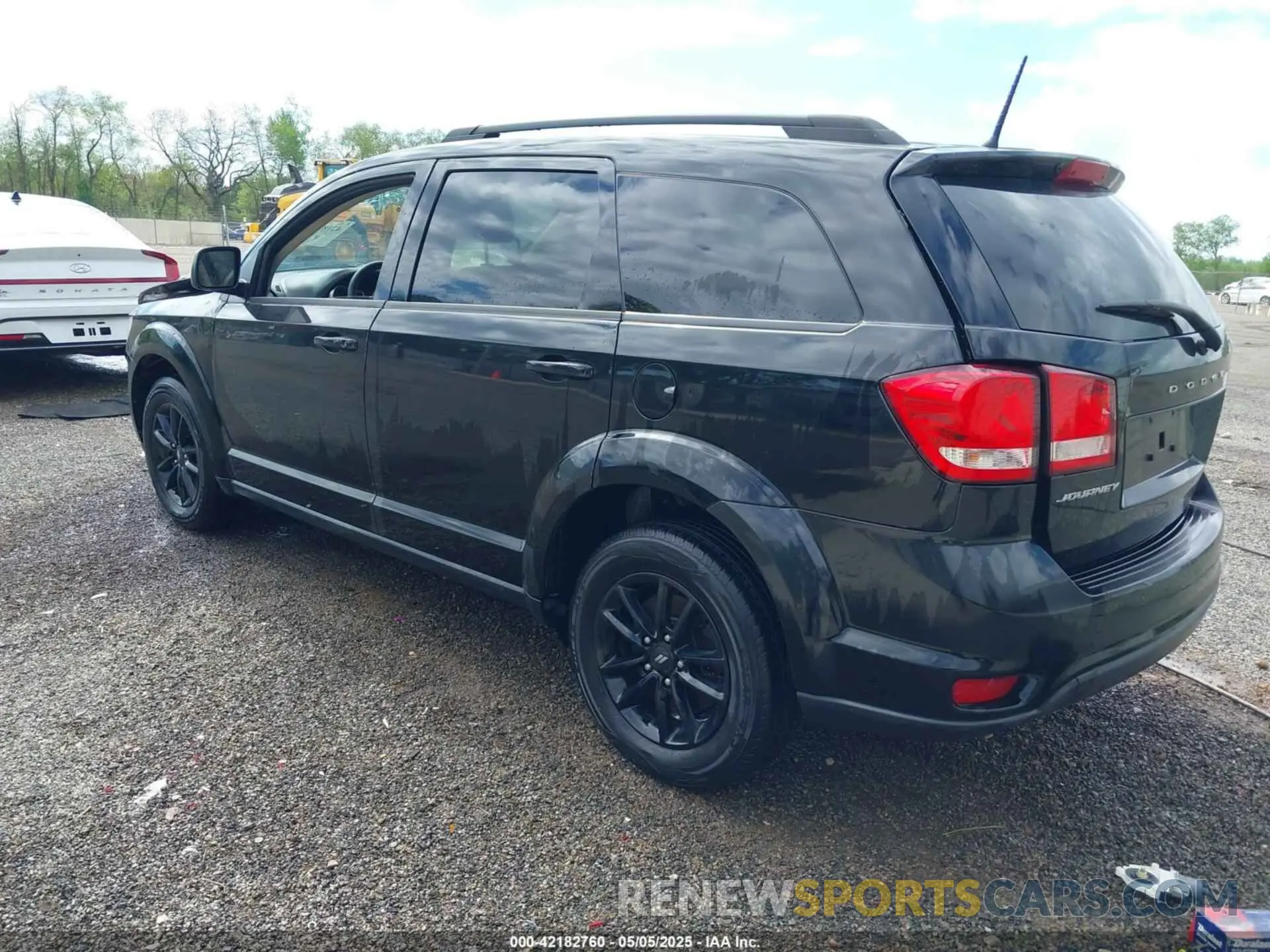 3 Photograph of a damaged car 3C4PDCBBXKT874106 DODGE JOURNEY 2019