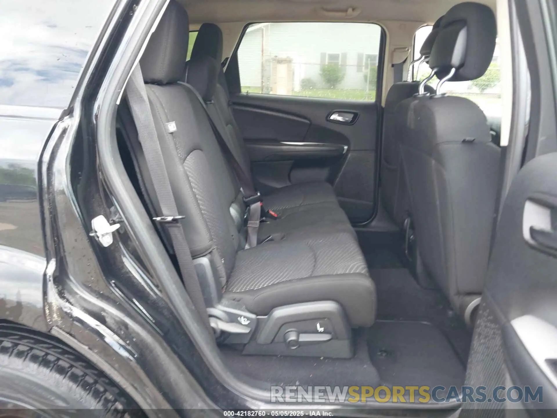 8 Photograph of a damaged car 3C4PDCBBXKT874106 DODGE JOURNEY 2019