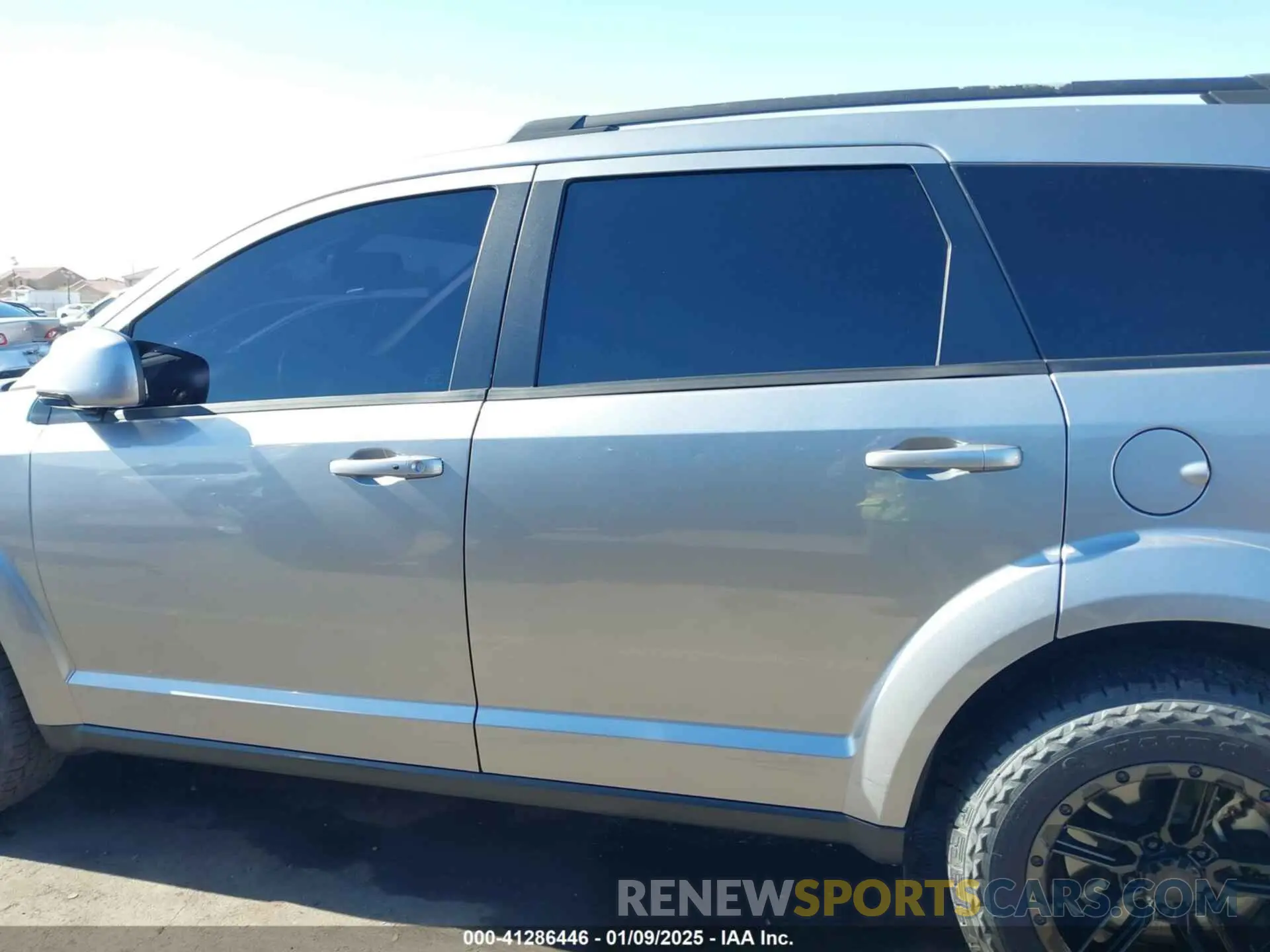 14 Photograph of a damaged car 3C4PDCBG0KT701223 DODGE JOURNEY 2019