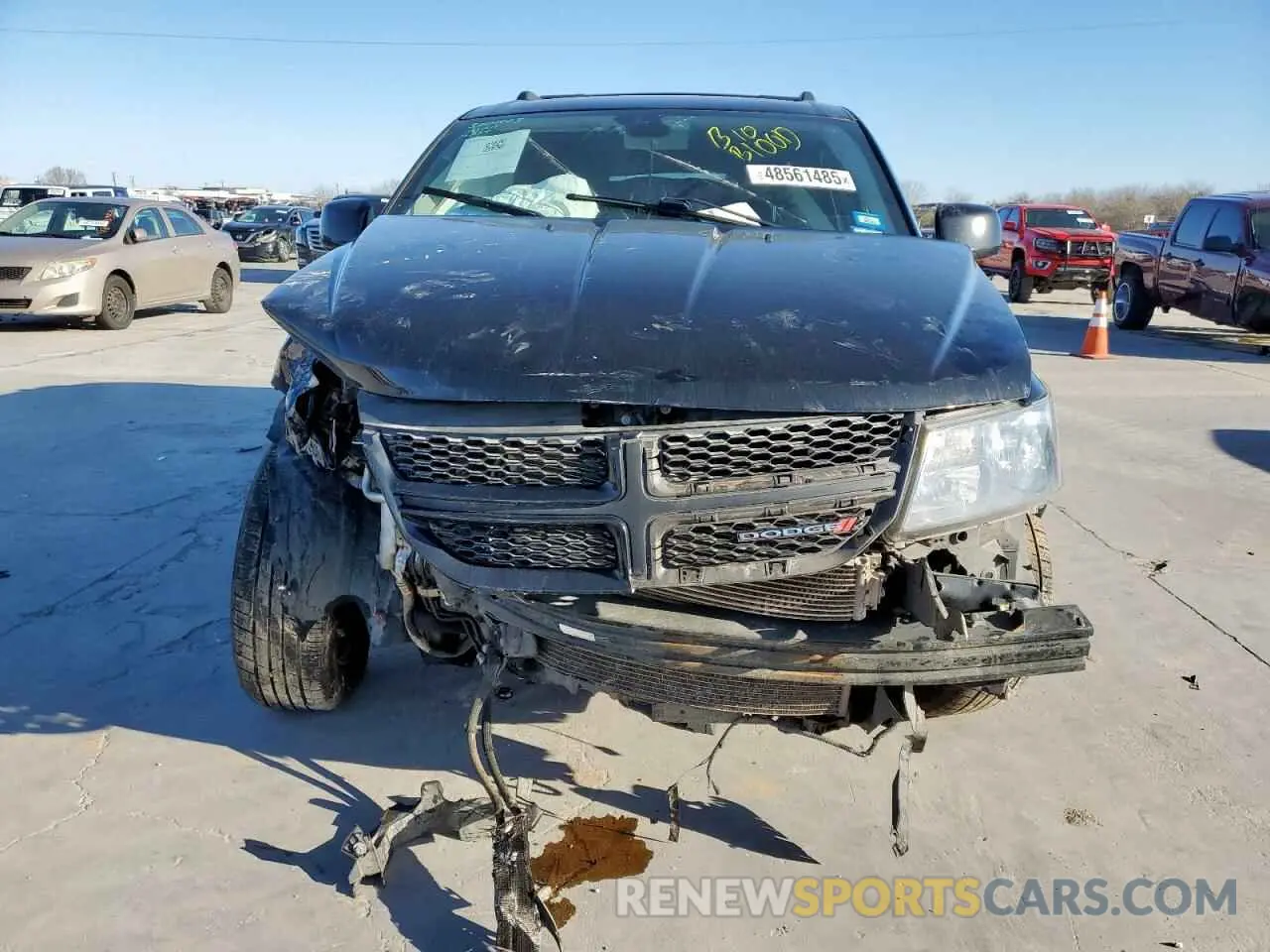 5 Photograph of a damaged car 3C4PDCBG0KT798181 DODGE JOURNEY 2019