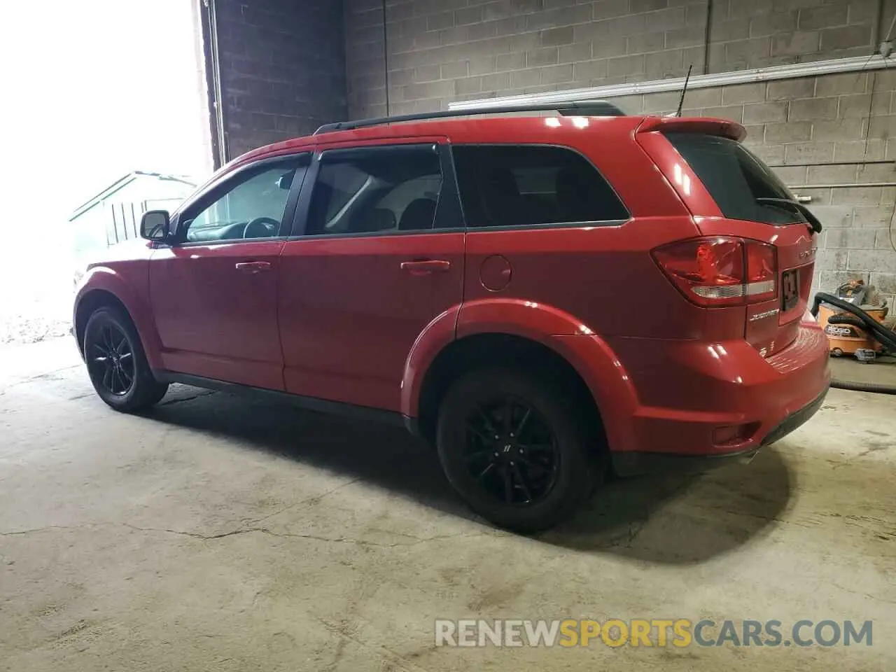 2 Photograph of a damaged car 3C4PDCBG0KT837724 DODGE JOURNEY 2019