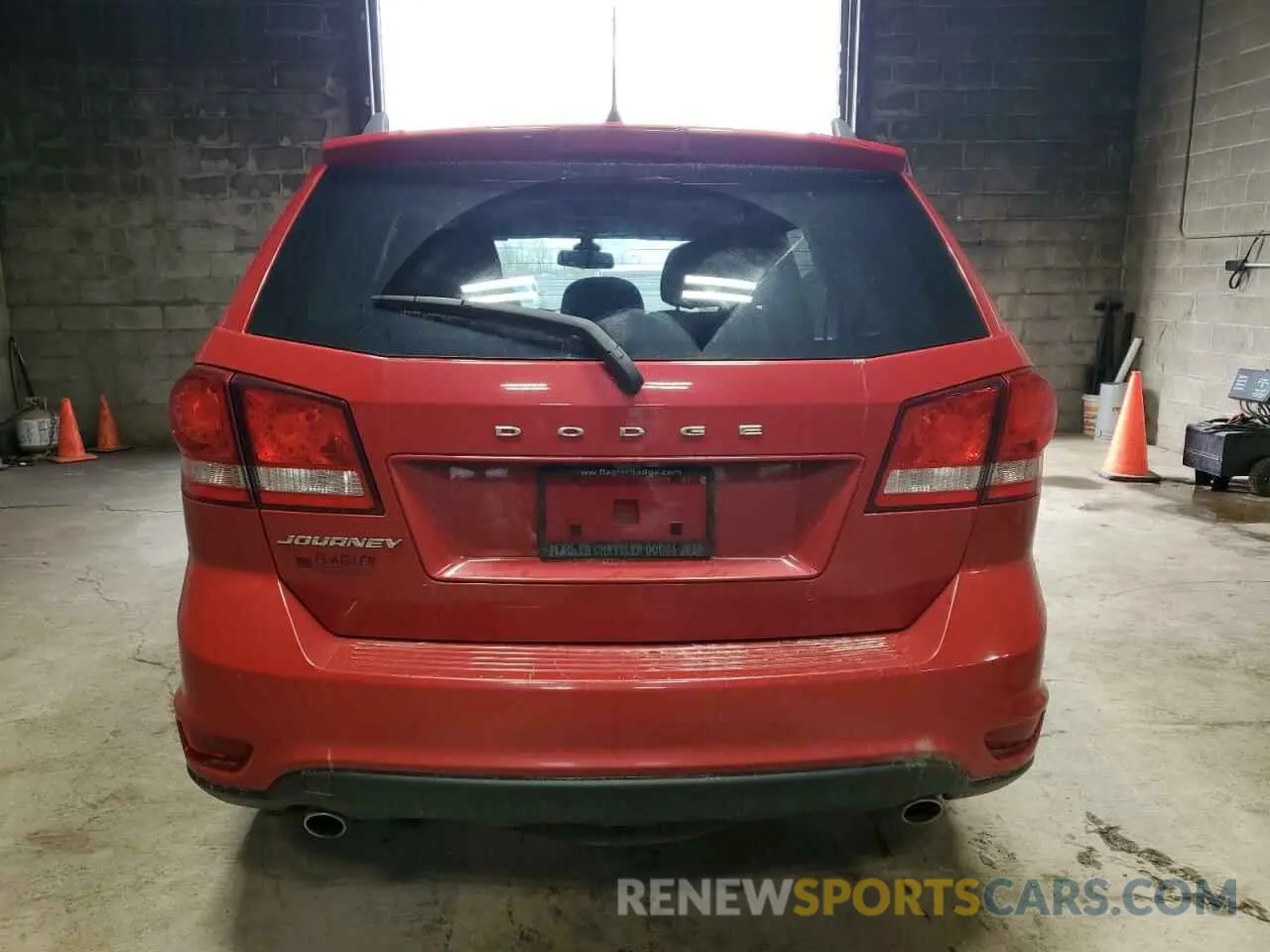 6 Photograph of a damaged car 3C4PDCBG0KT837724 DODGE JOURNEY 2019