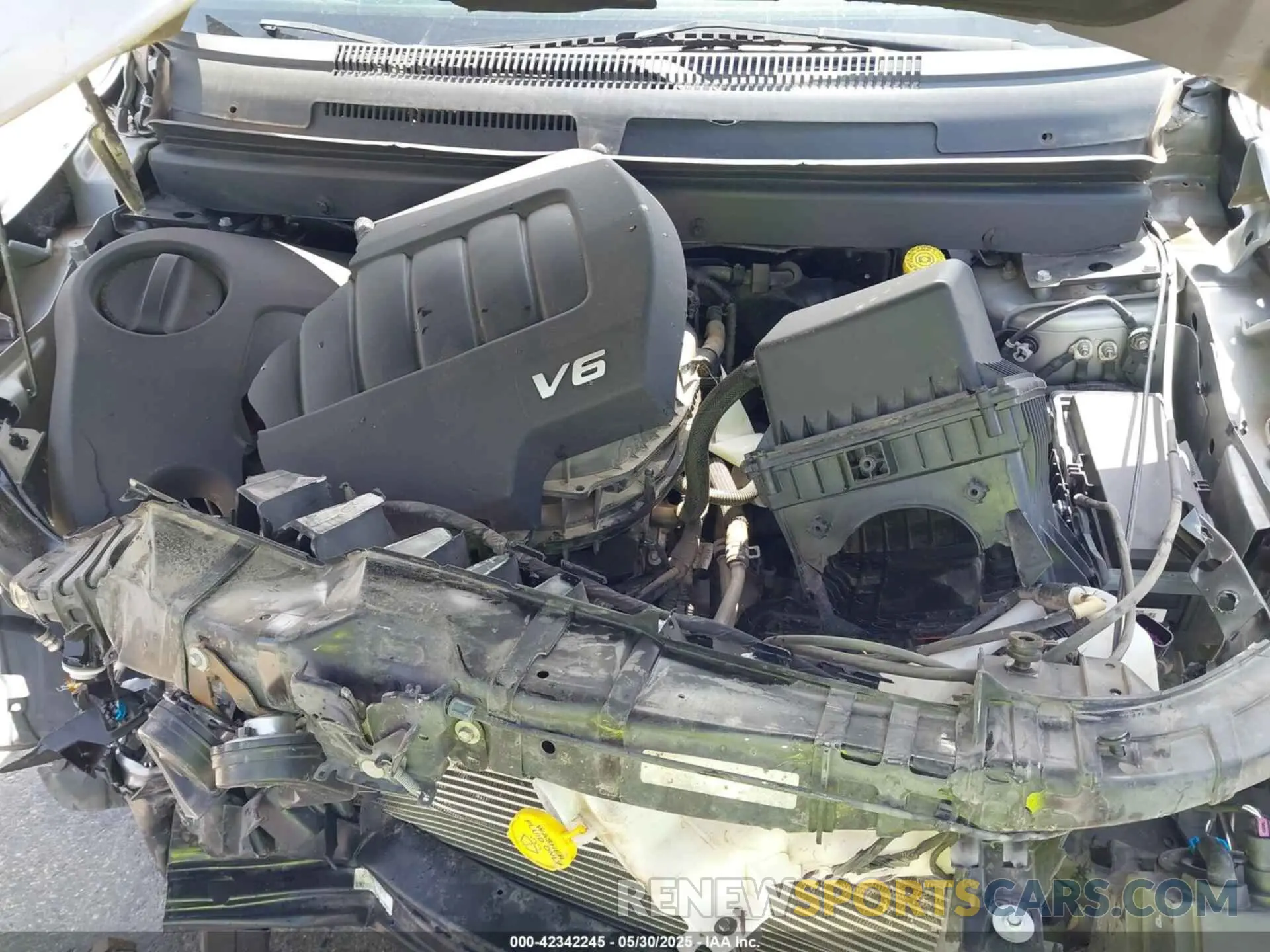 10 Photograph of a damaged car 3C4PDCBG0KT852529 DODGE JOURNEY 2019