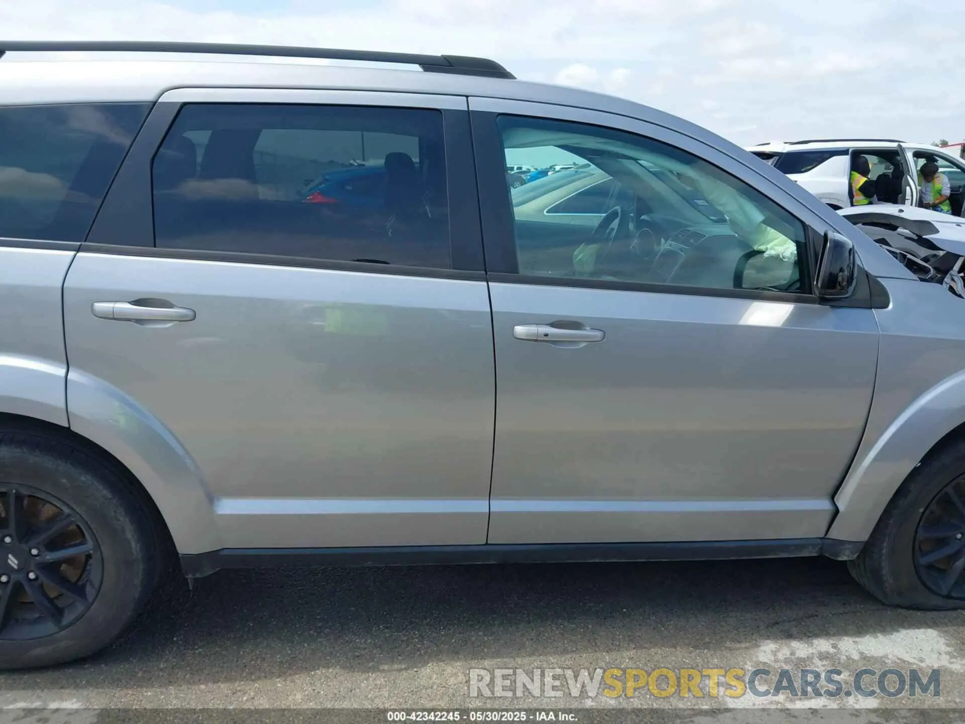13 Photograph of a damaged car 3C4PDCBG0KT852529 DODGE JOURNEY 2019