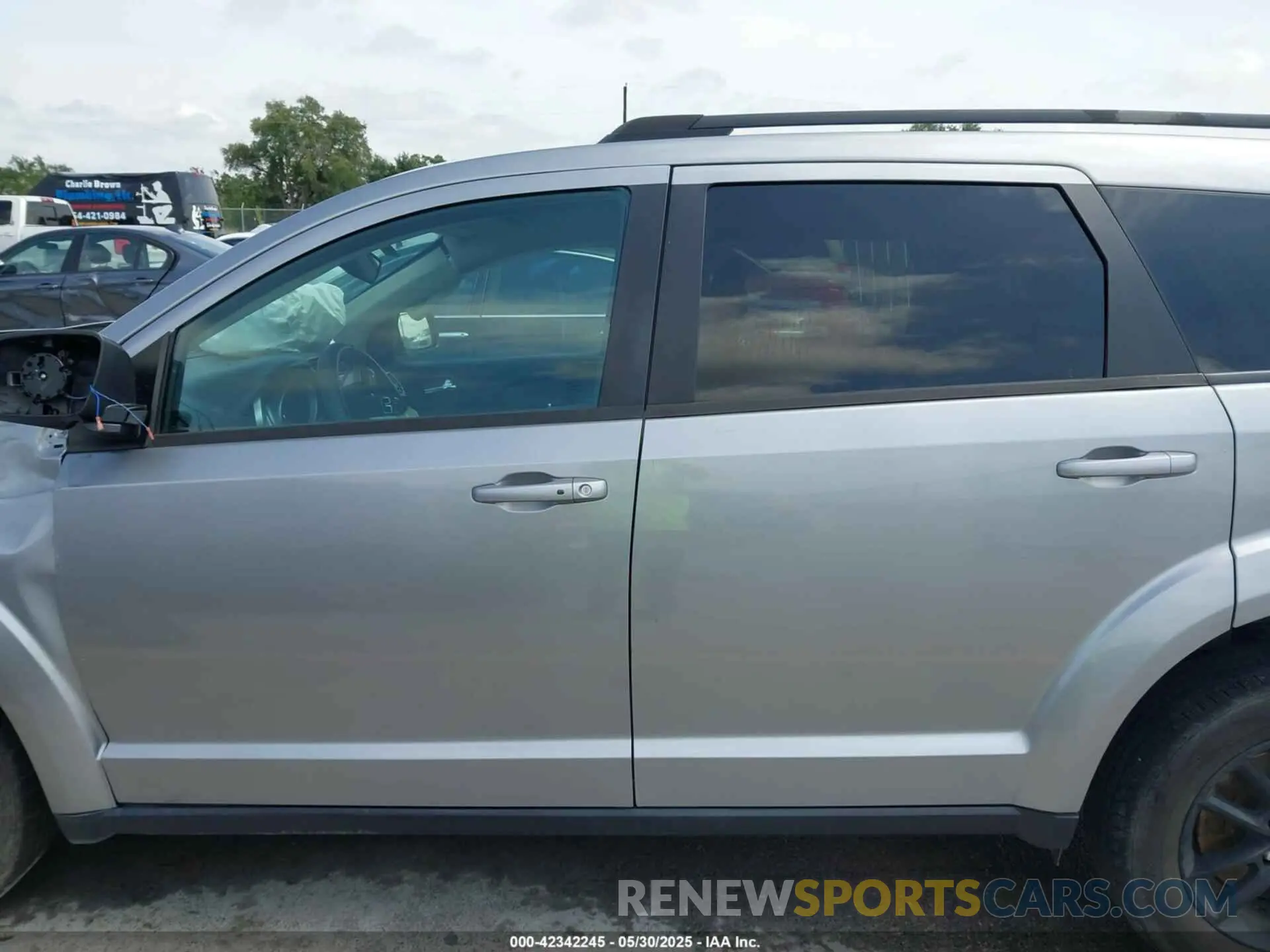 14 Photograph of a damaged car 3C4PDCBG0KT852529 DODGE JOURNEY 2019