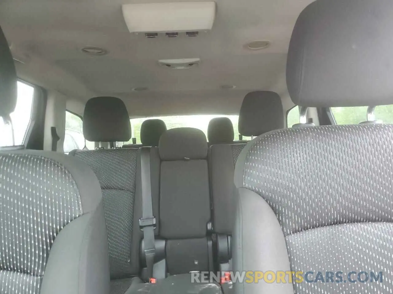 10 Photograph of a damaged car 3C4PDCBG0KT873199 DODGE JOURNEY 2019