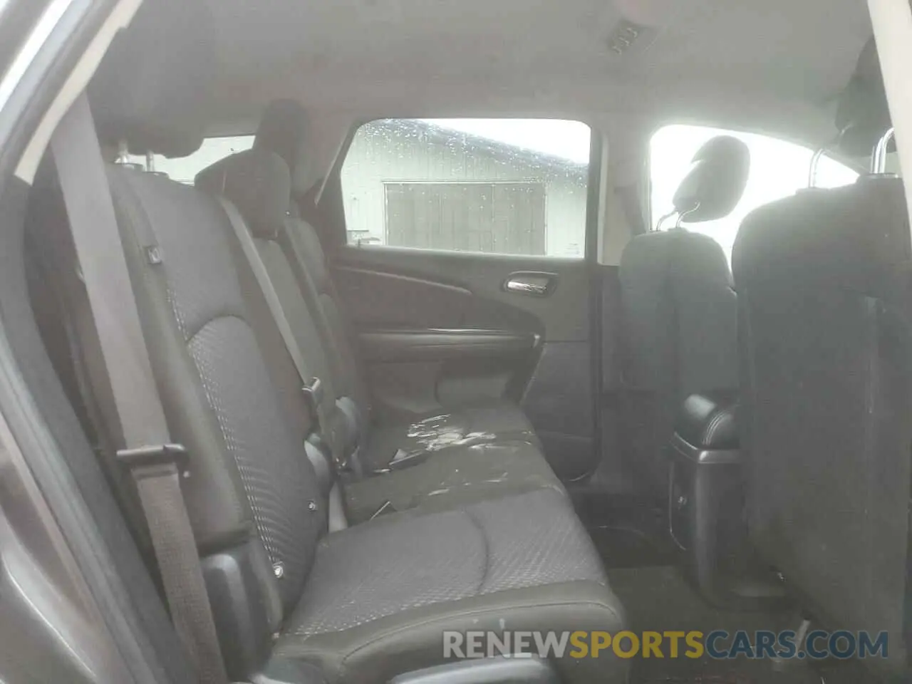 11 Photograph of a damaged car 3C4PDCBG0KT873199 DODGE JOURNEY 2019