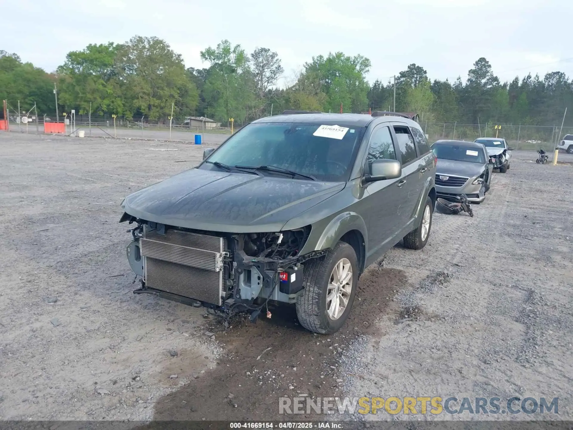2 Photograph of a damaged car 3C4PDCBG1KT701263 DODGE JOURNEY 2019