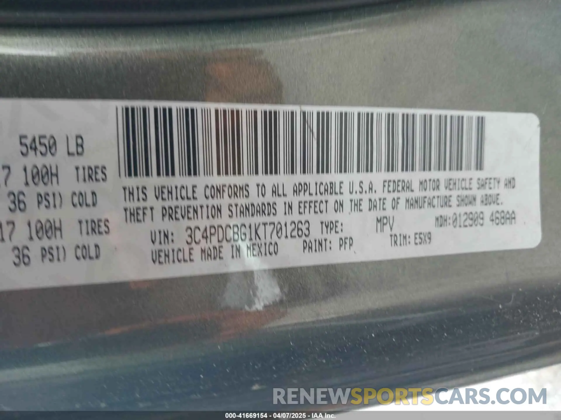 9 Photograph of a damaged car 3C4PDCBG1KT701263 DODGE JOURNEY 2019