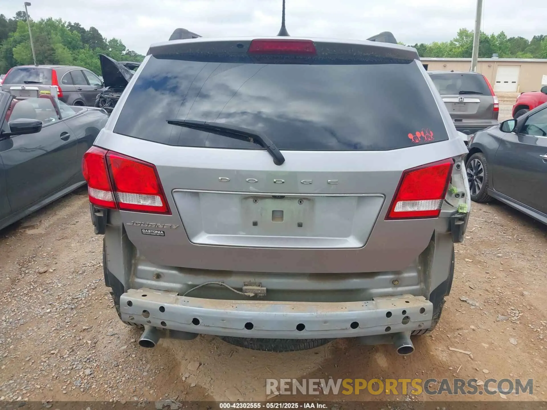 16 Photograph of a damaged car 3C4PDCBG1KT701313 DODGE JOURNEY 2019