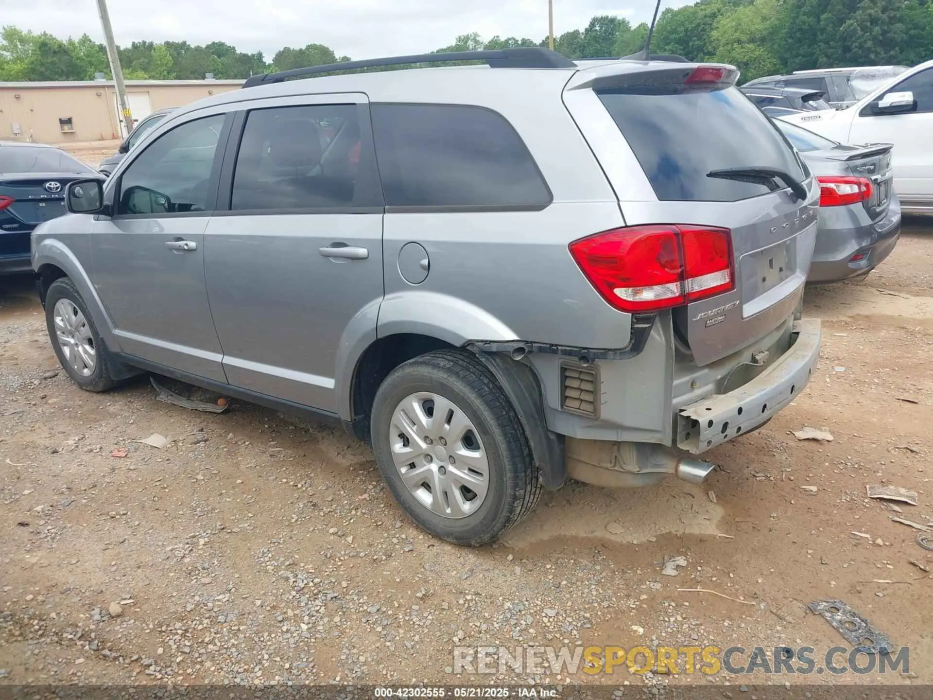 3 Photograph of a damaged car 3C4PDCBG1KT701313 DODGE JOURNEY 2019